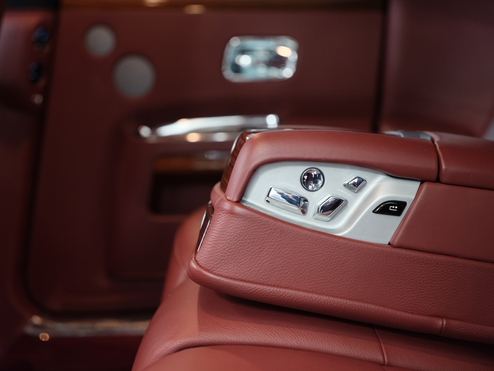 ROLLS-ROYCE Ghost 6.6 V12-image-31