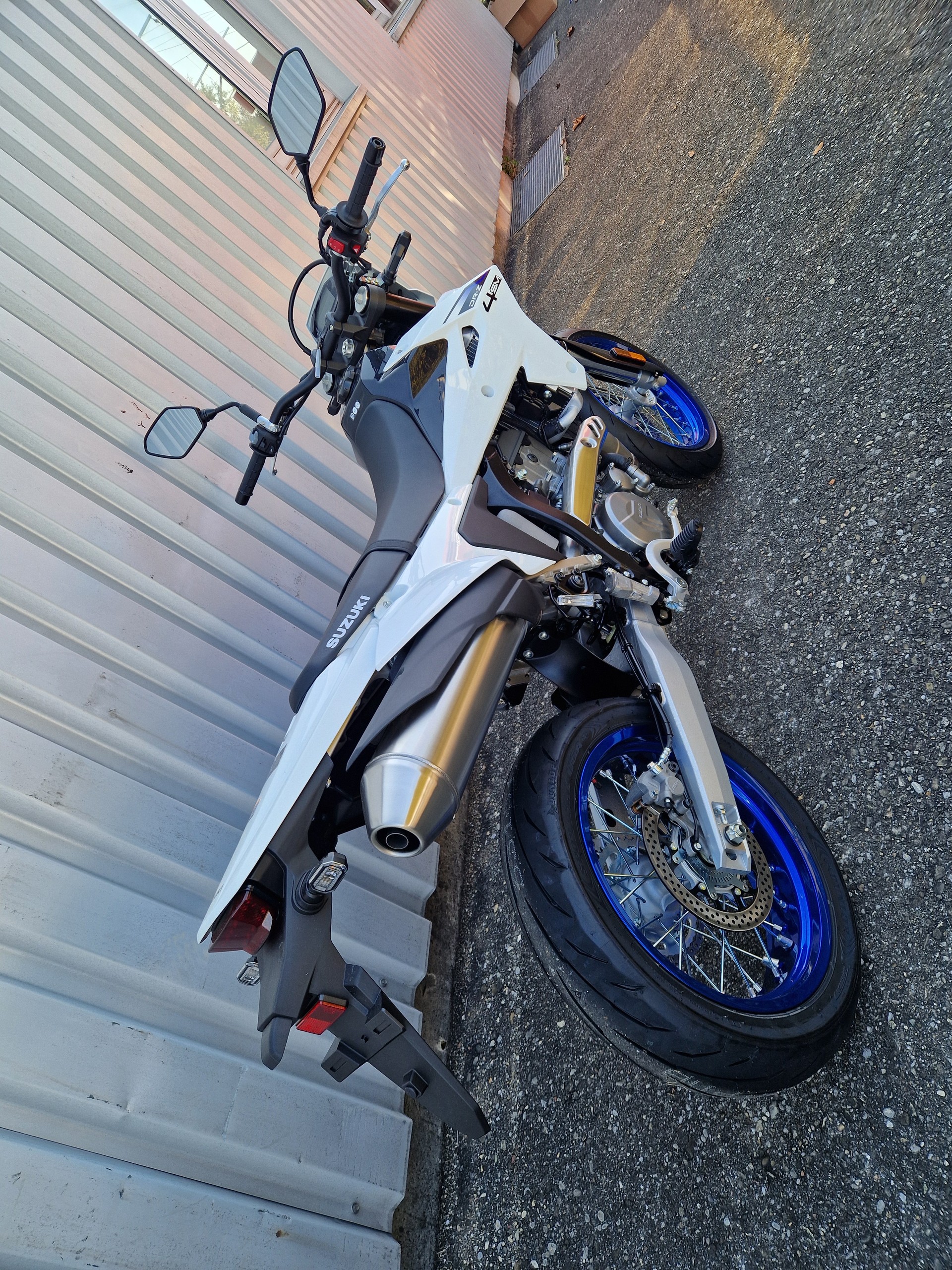SUZUKI DR-Z4SM-image-3