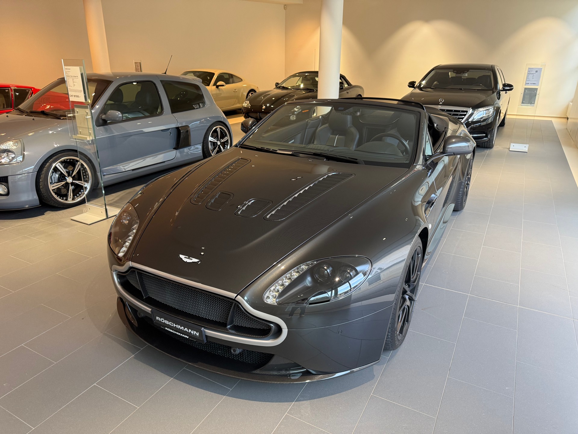ASTON MARTIN V12 Vantage 5.9 S Roadster-showroom-element-2