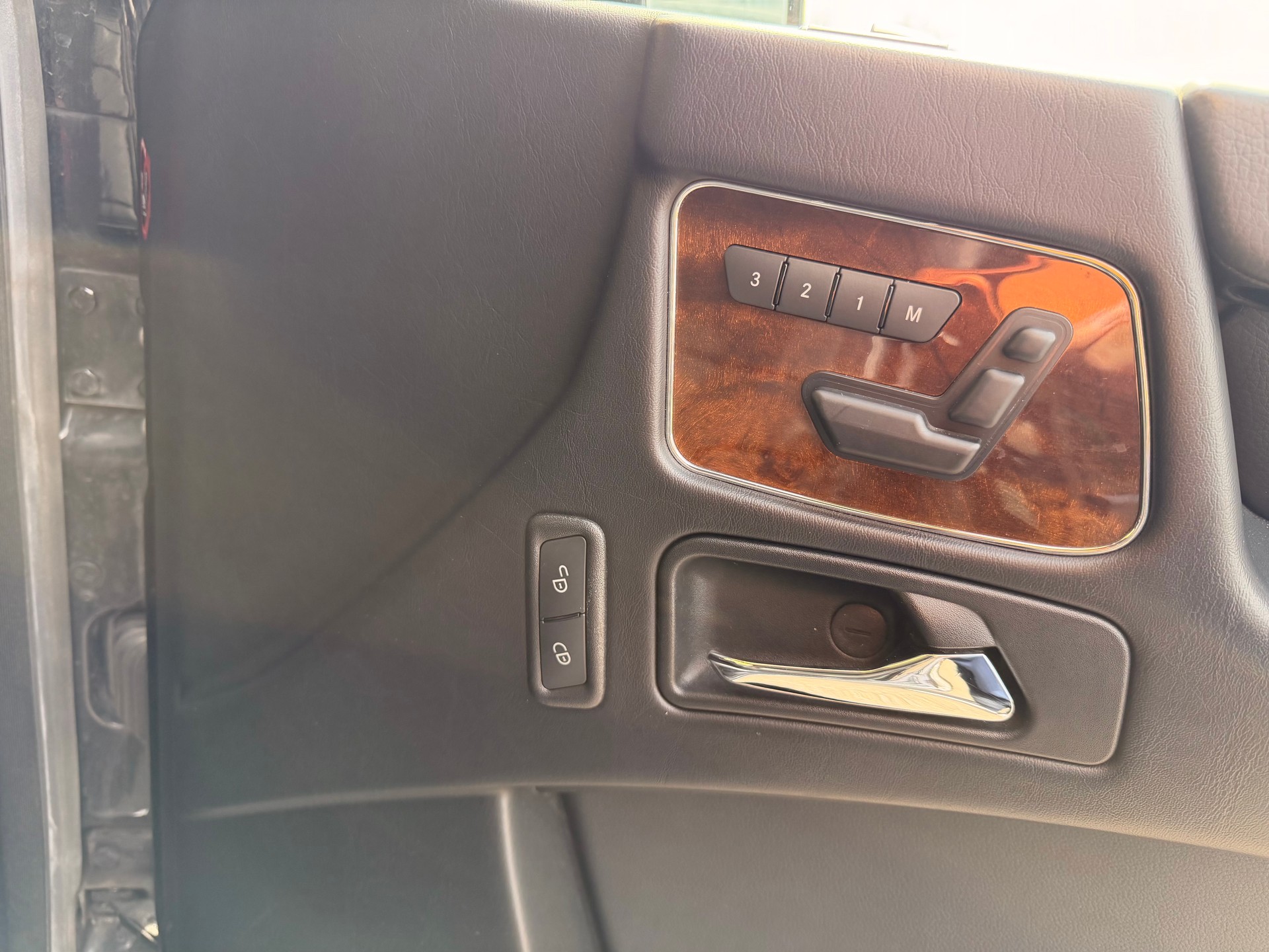 MERCEDES-BENZ G 350 BlueTEC 7G-Tronic-image-18