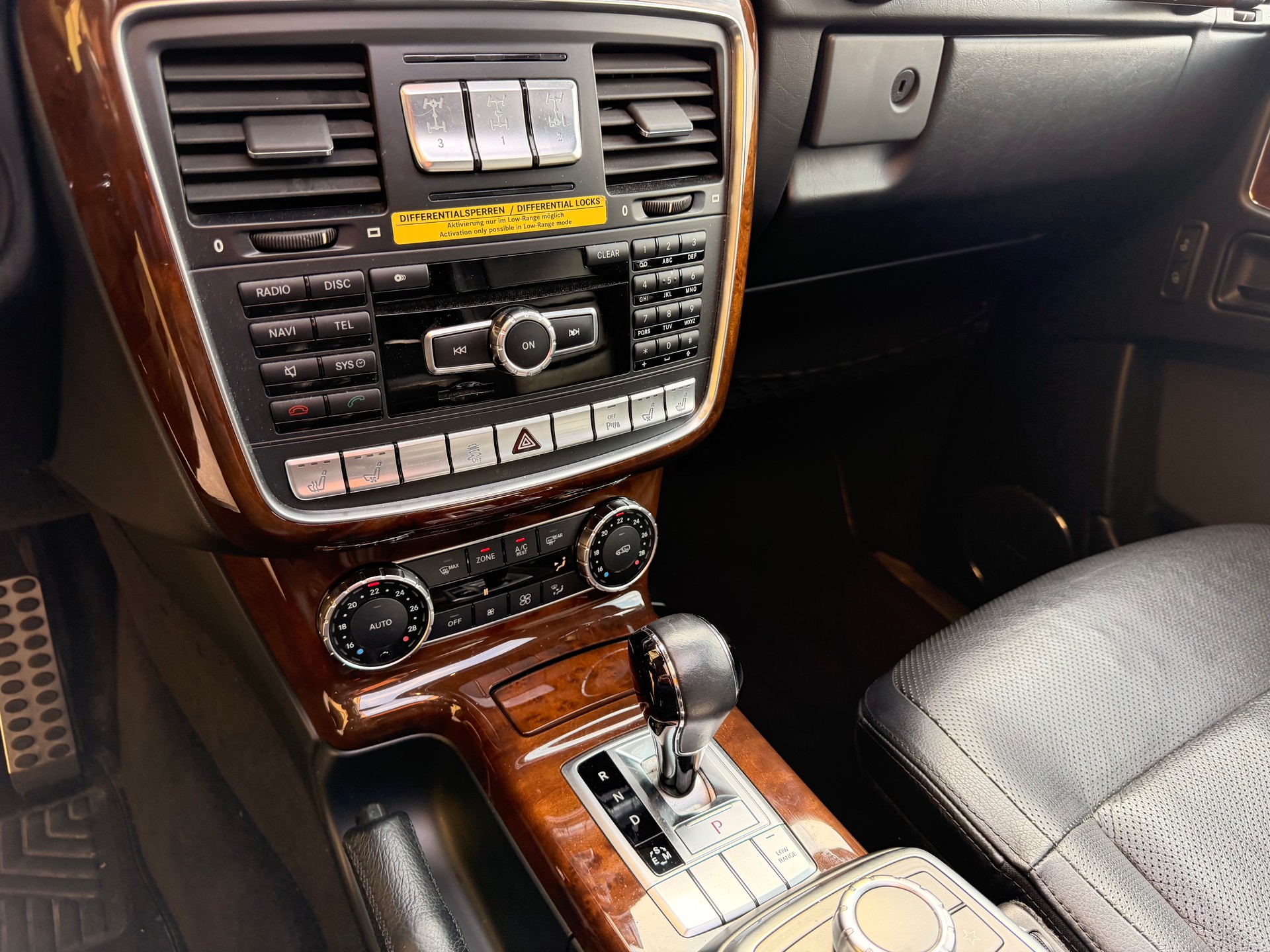 MERCEDES-BENZ G 350 BlueTEC 7G-Tronic-image-12