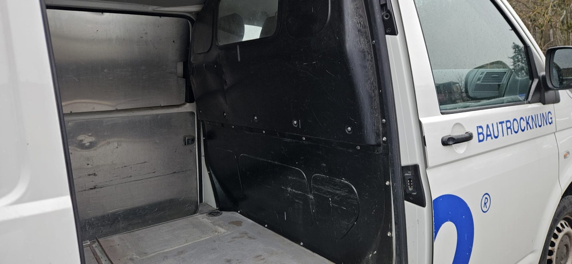 VW T5 2.0 TDI-image-5
