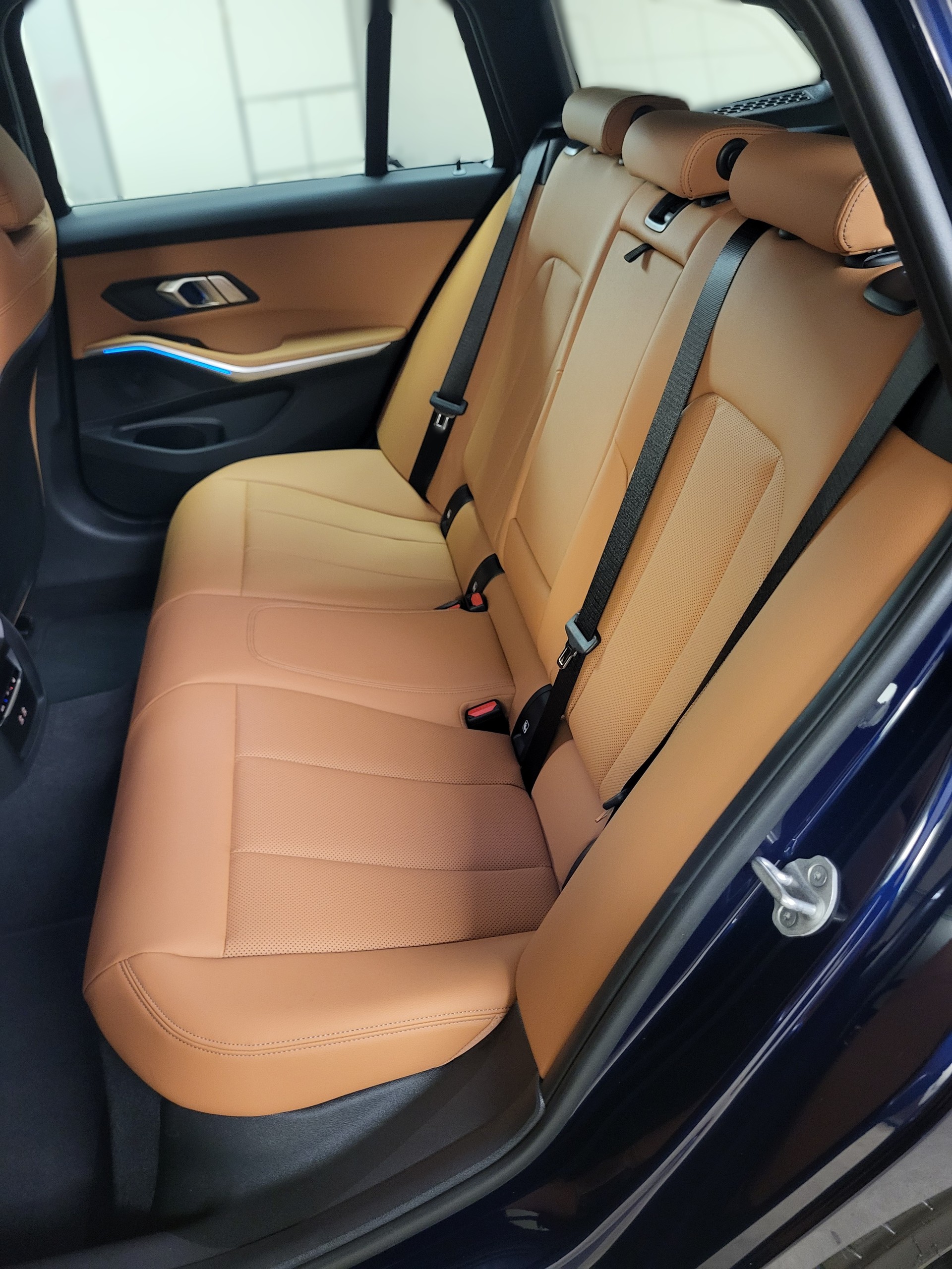 BMW 320d xDrive 48V Touring Steptronic M Sport-image-15