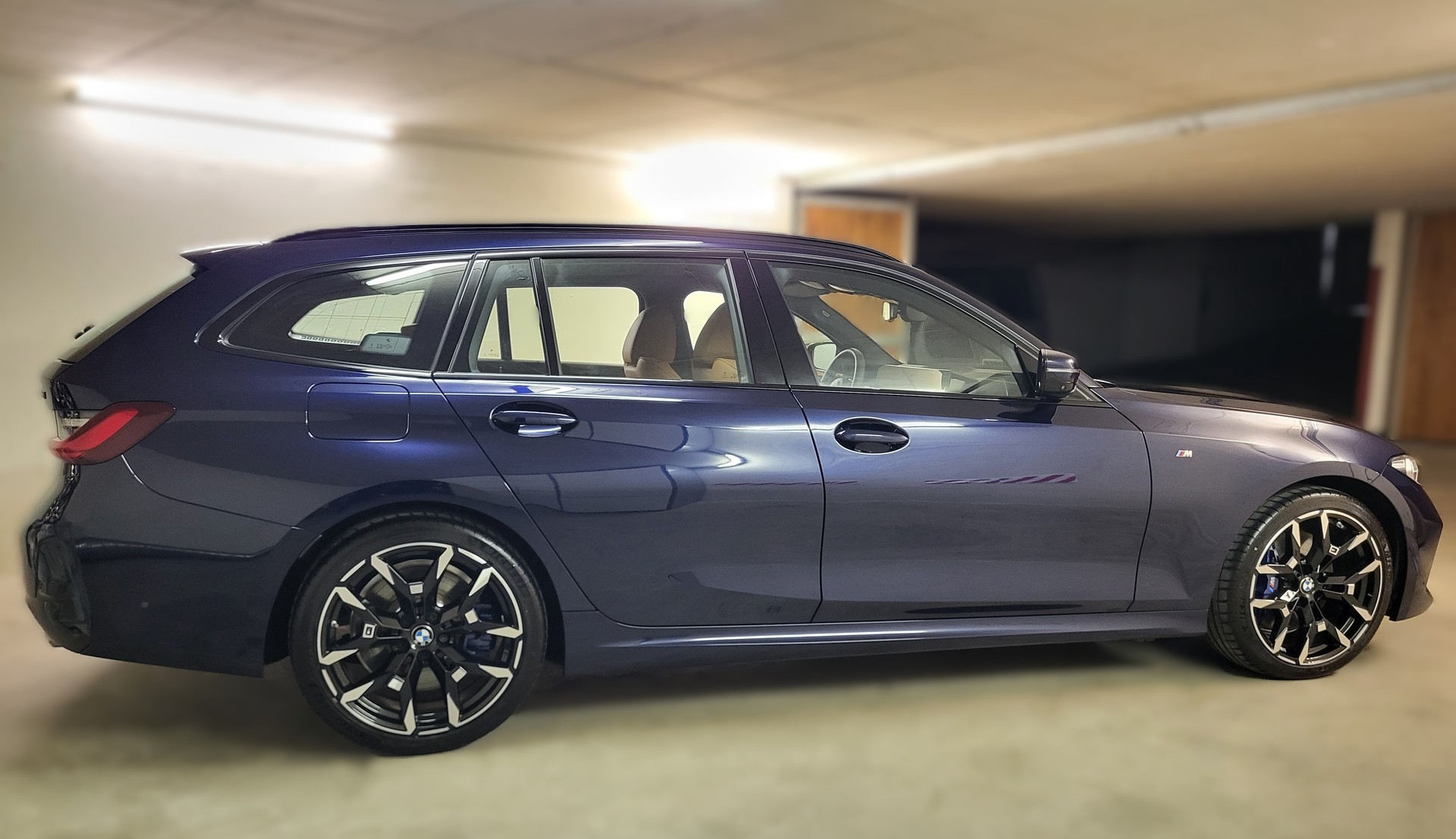 BMW 320d xDrive 48V Touring Steptronic M Sport-image-7