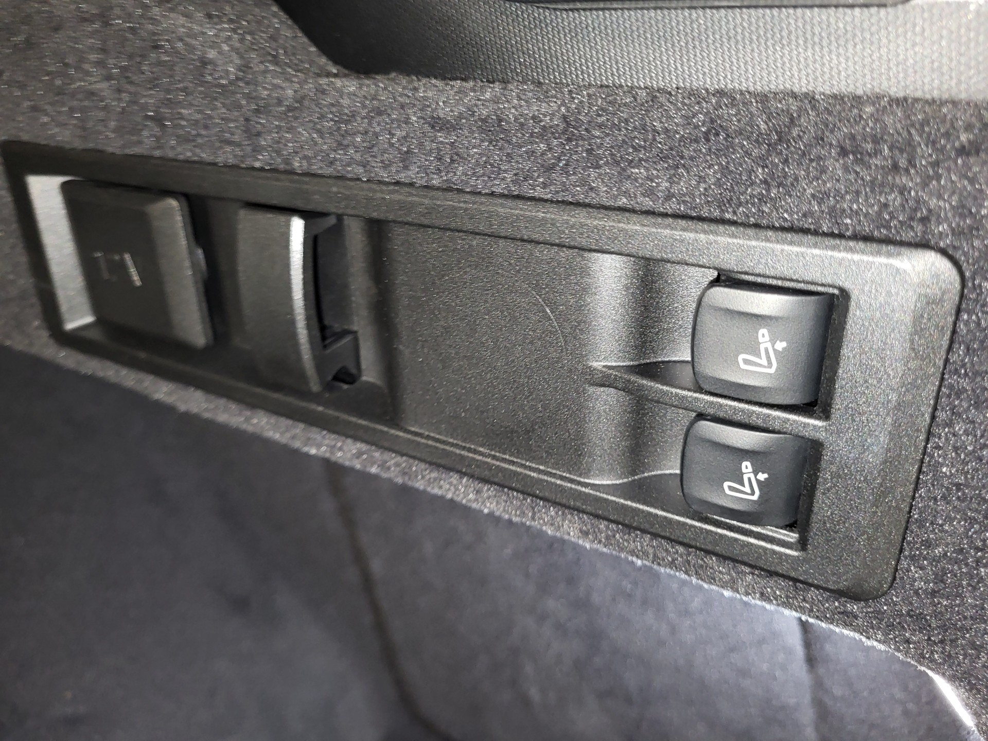 BMW 320d xDrive 48V Touring Steptronic M Sport-image-28