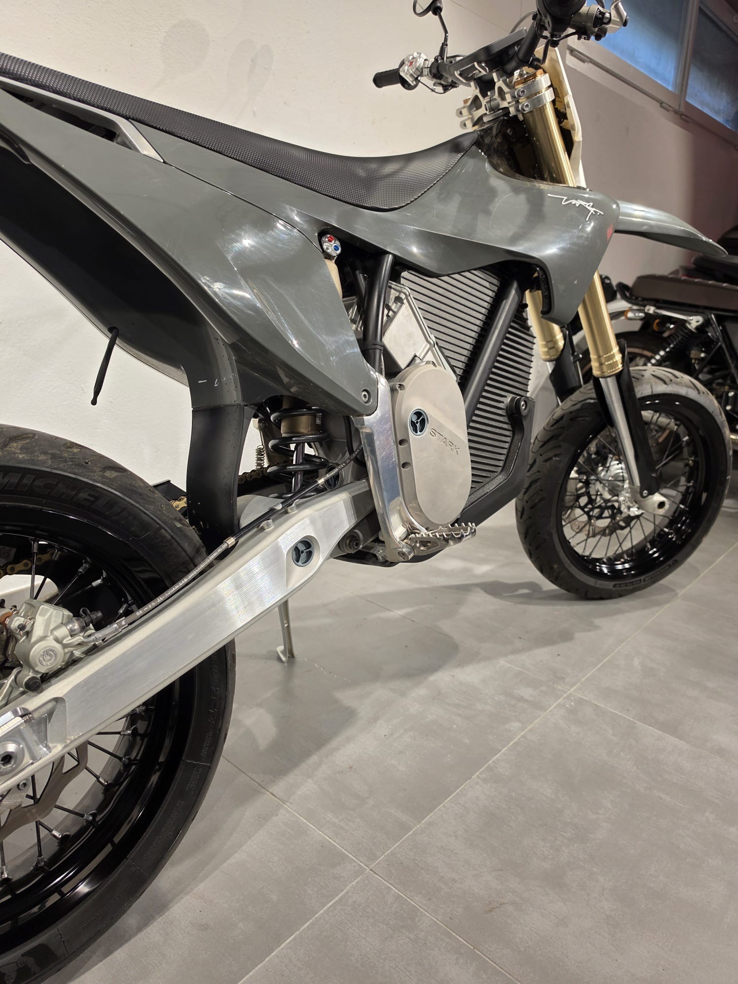 STARK VARG SM-showroom-element-3