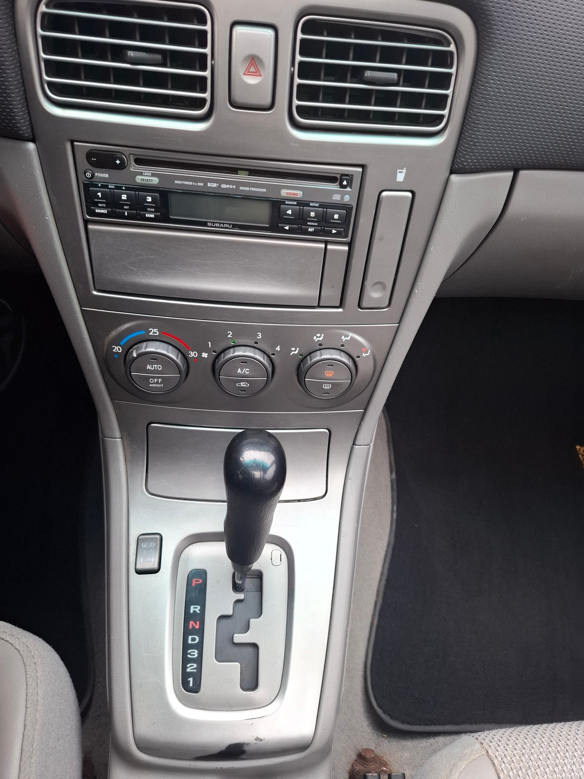 SUBARU Forester 2.0X Comfort Automatic-image-12