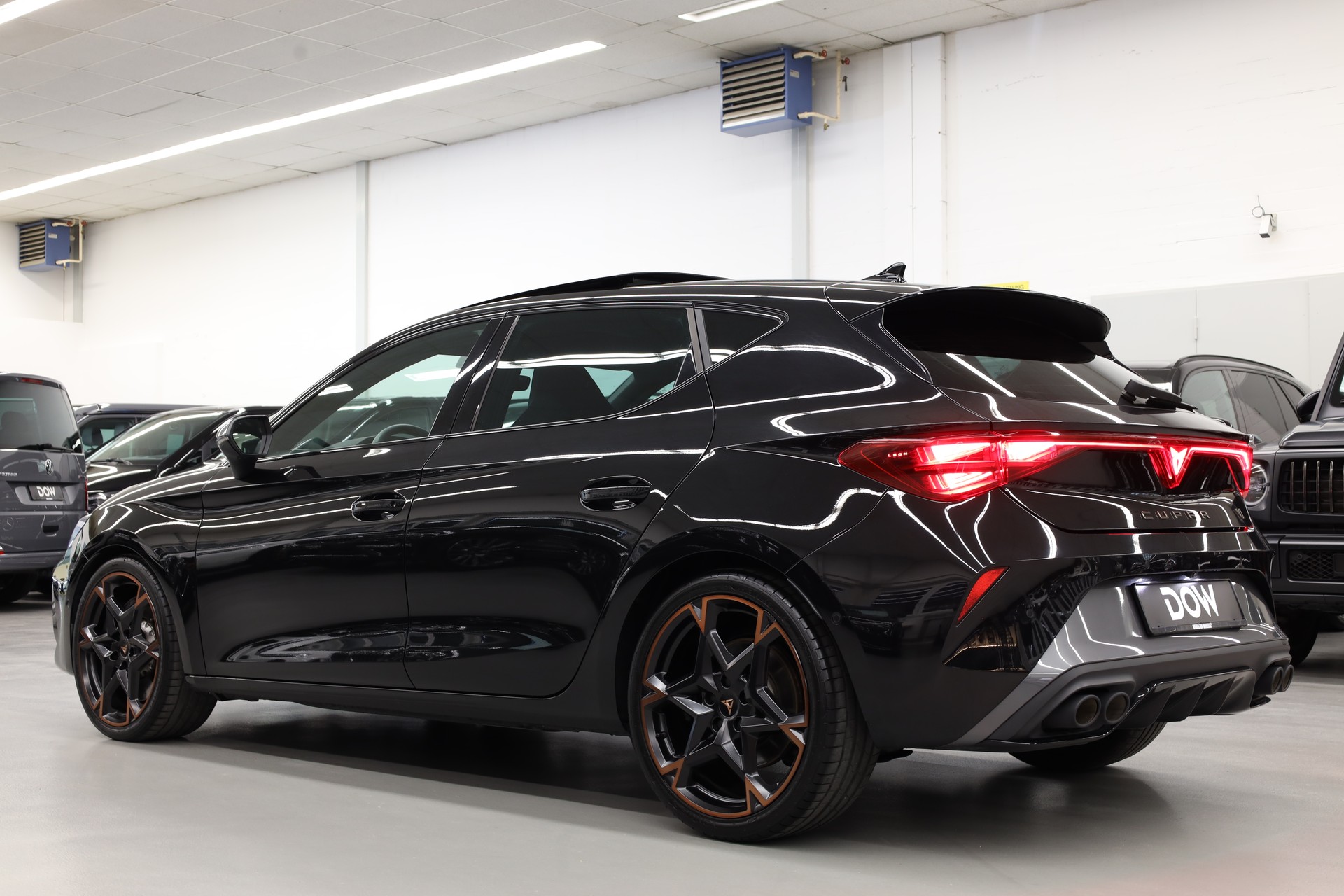 CUPRA Leon 2.0 TSI 300 VZ DSG-image-6