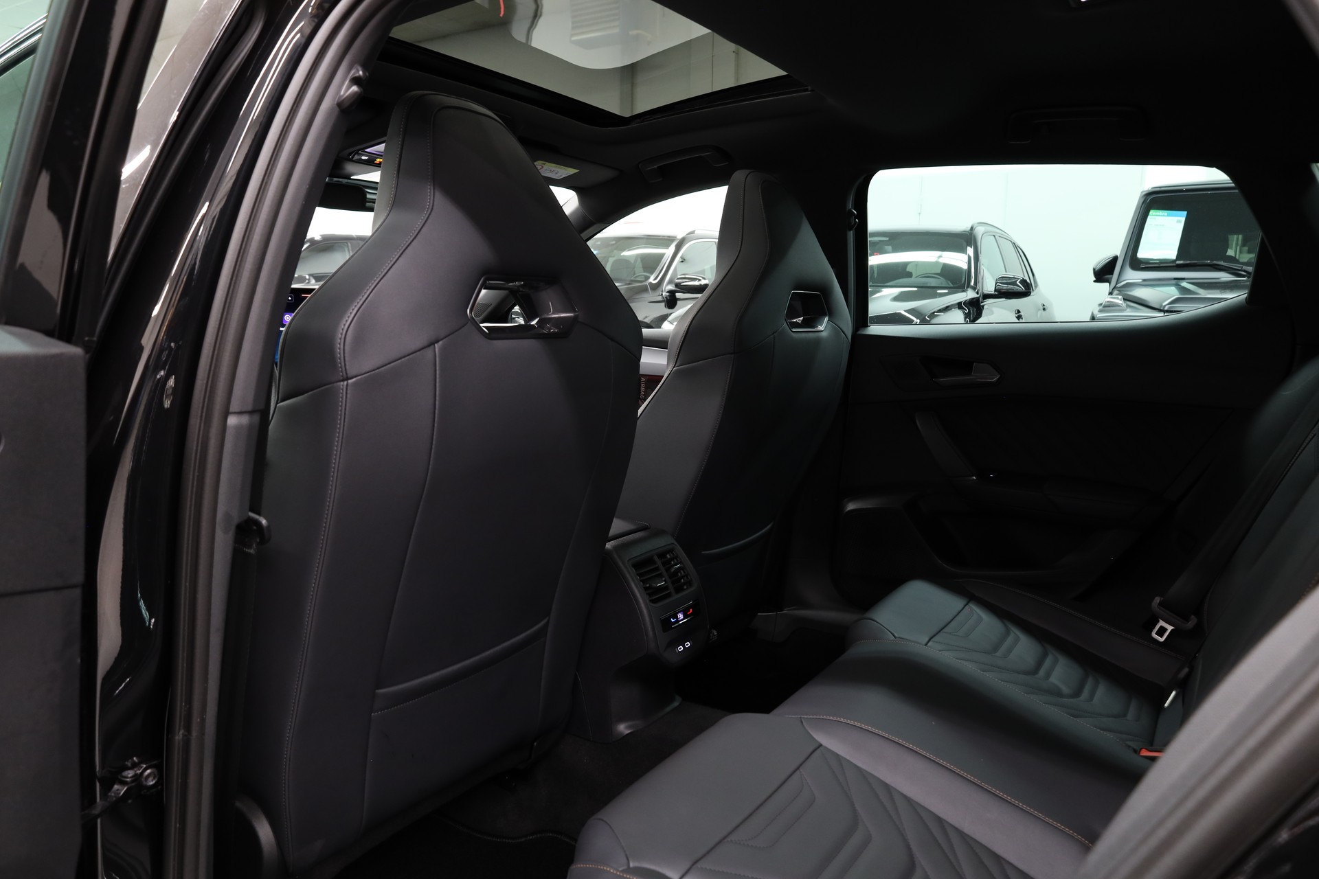 CUPRA Leon 2.0 TSI 300 VZ DSG-image-22