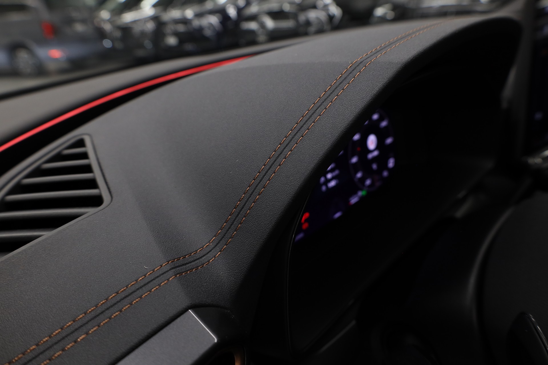CUPRA Leon 2.0 TSI 300 VZ DSG-image-18