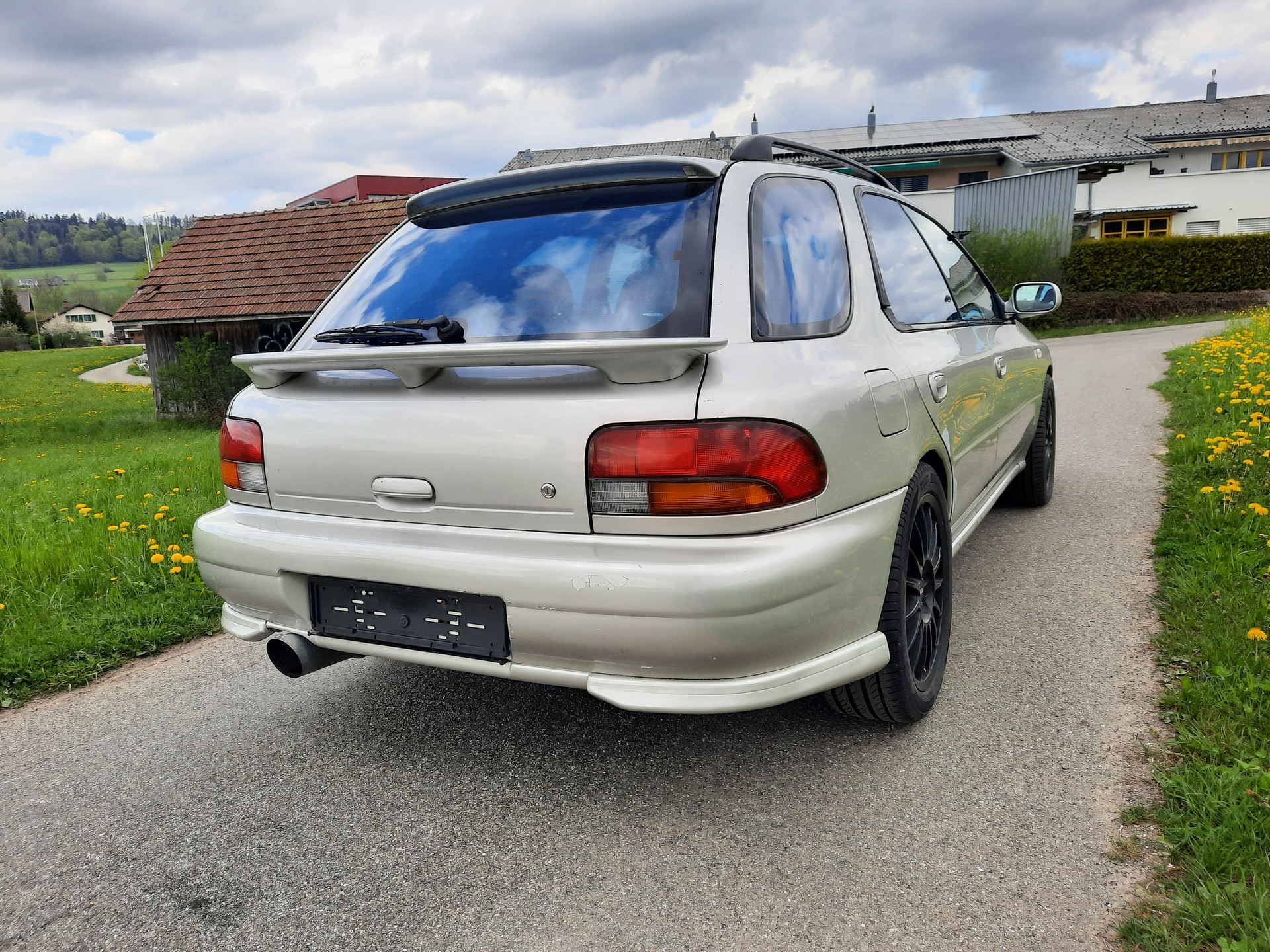 SUBARU Impreza 2.0 Turbo-image-9