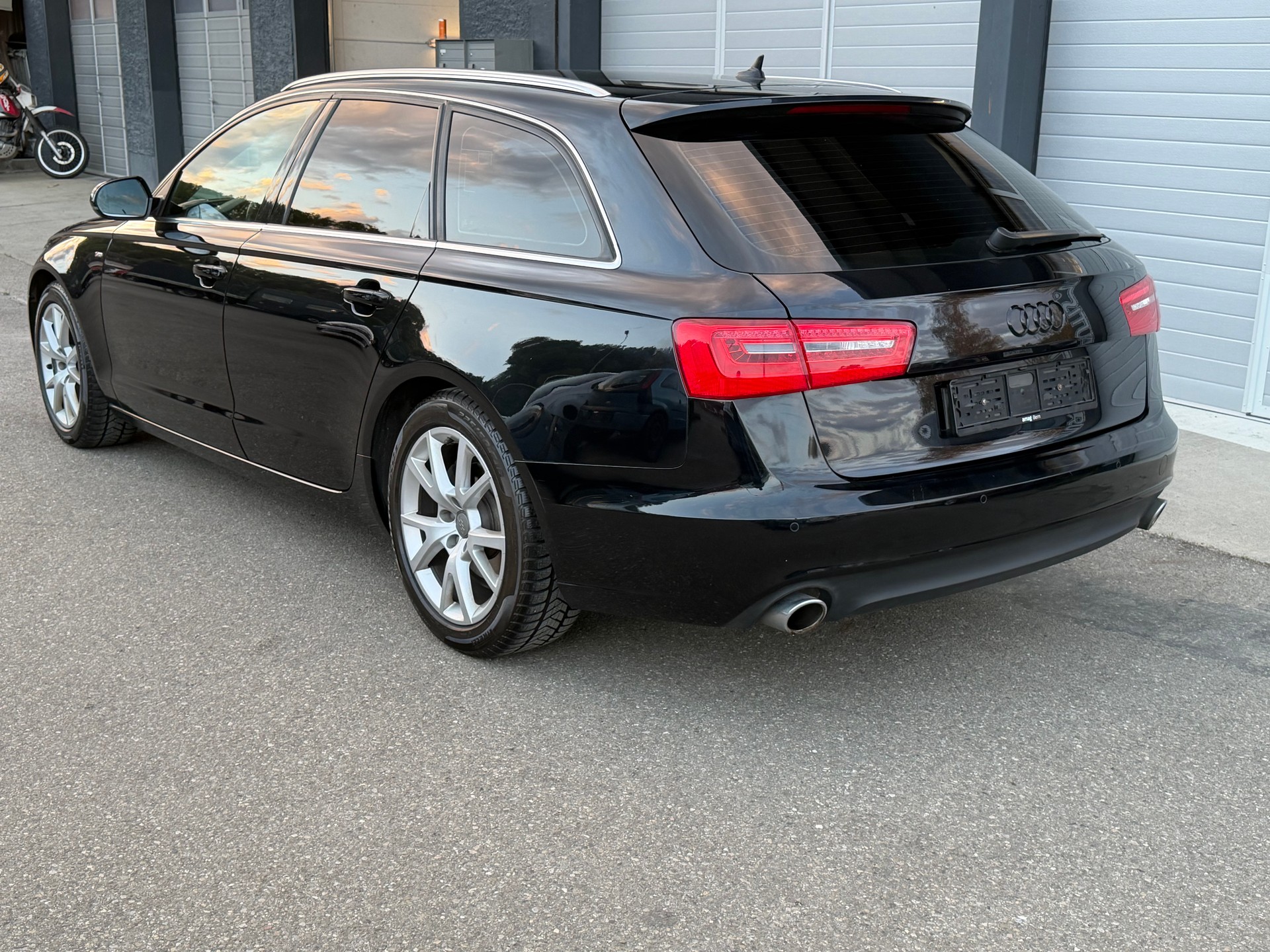AUDI A6 Avant 3.0 TDI V6 quattro S-tronic S-Line-image-3