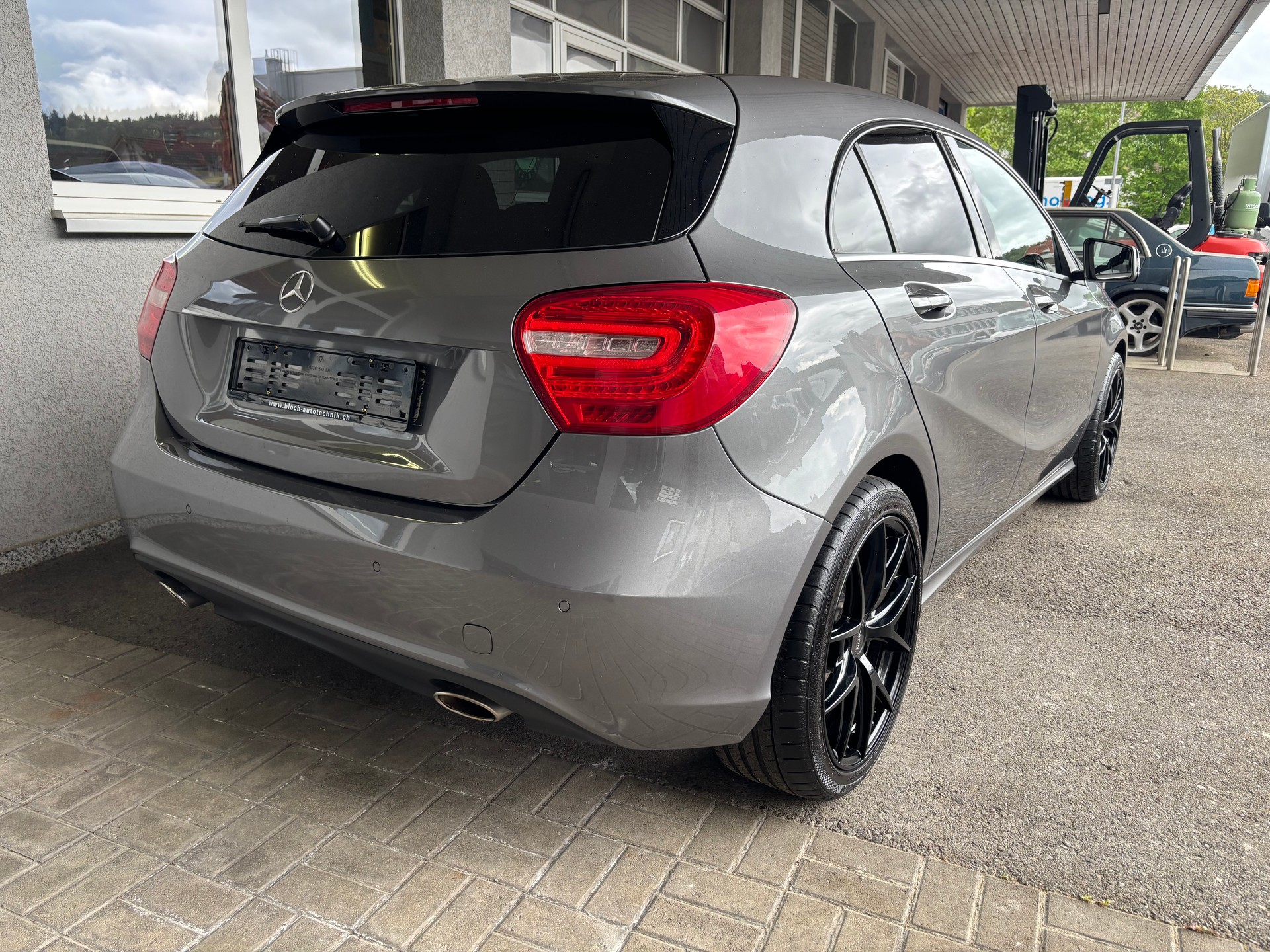 MERCEDES-BENZ A 200 Urban 7G-DCT-image-5