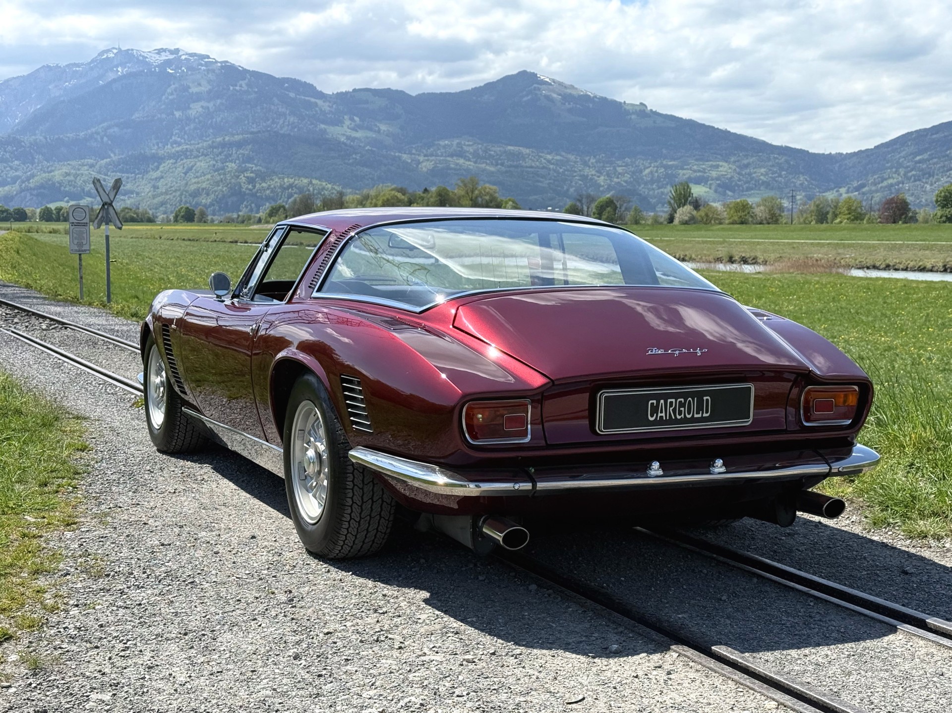 ISO Grifo GL350-showroom-element-2
