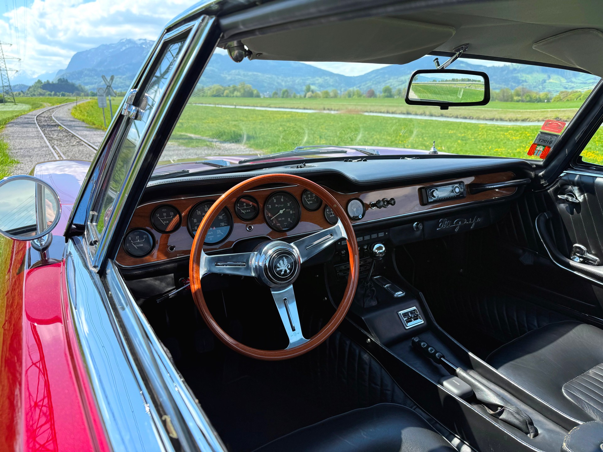 ISO Grifo GL350-showroom-element-1
