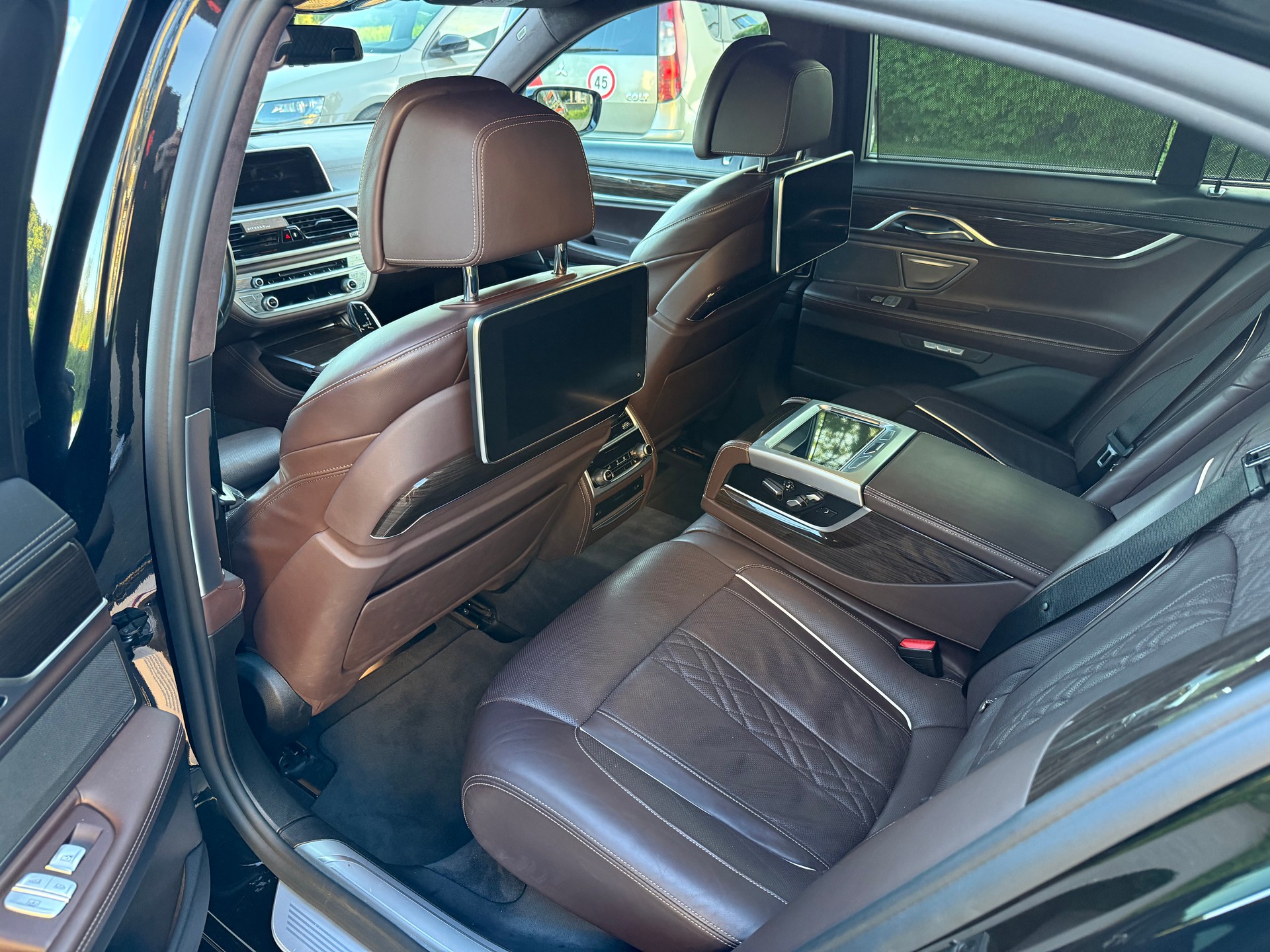 BMW 740d xDrive-image-7