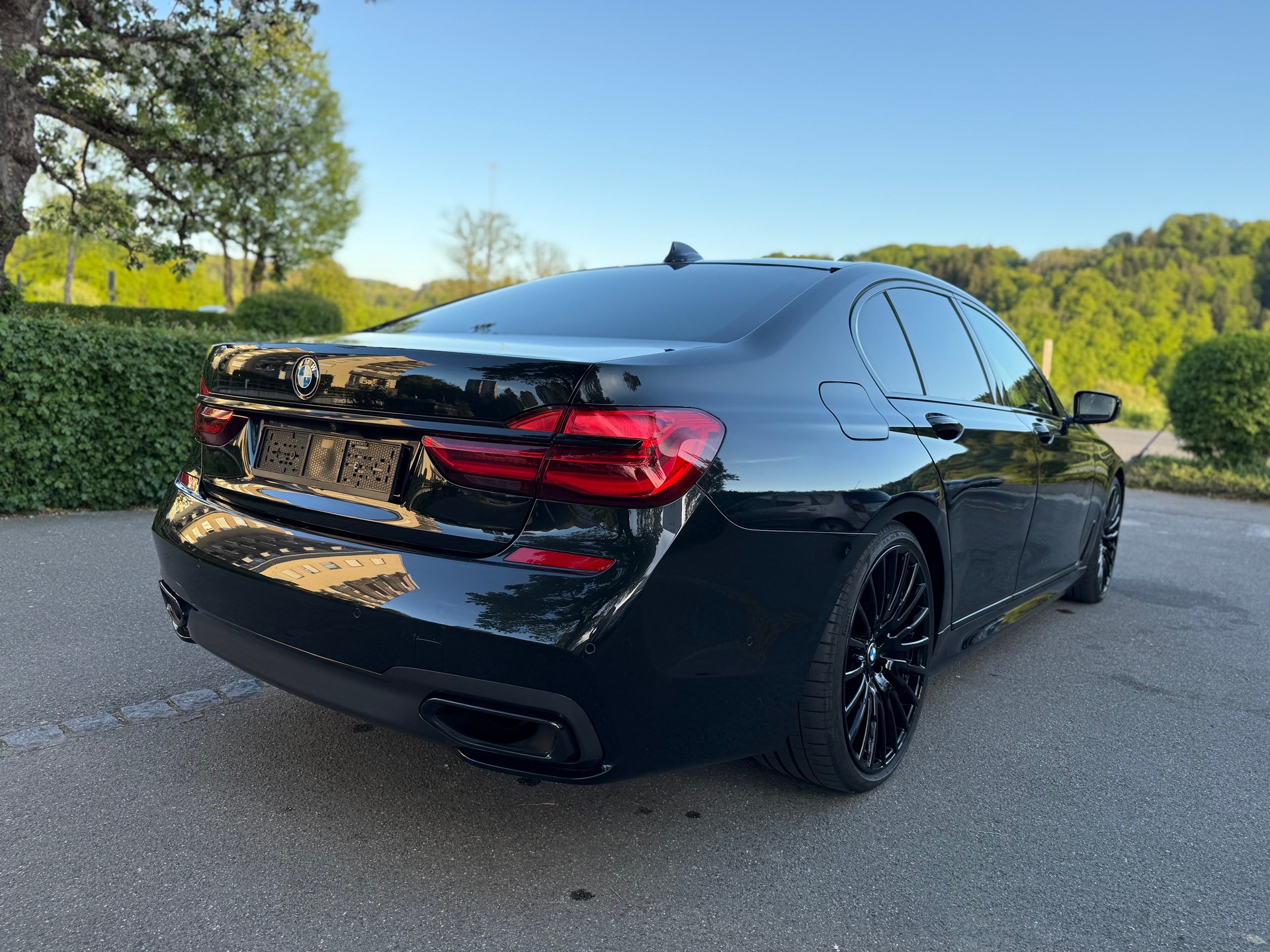 BMW 740d xDrive-image-3