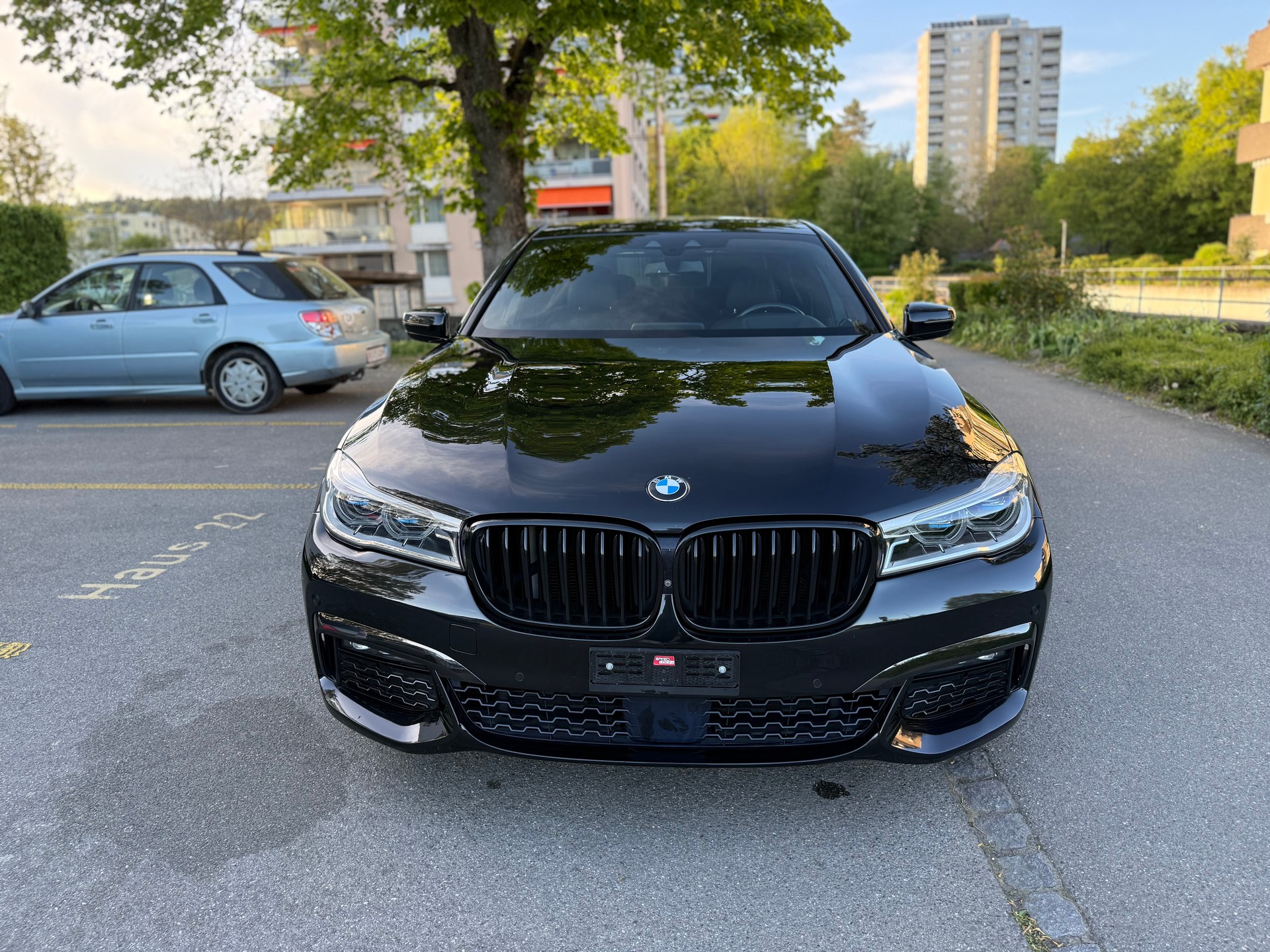 BMW 740d xDrive-image-10