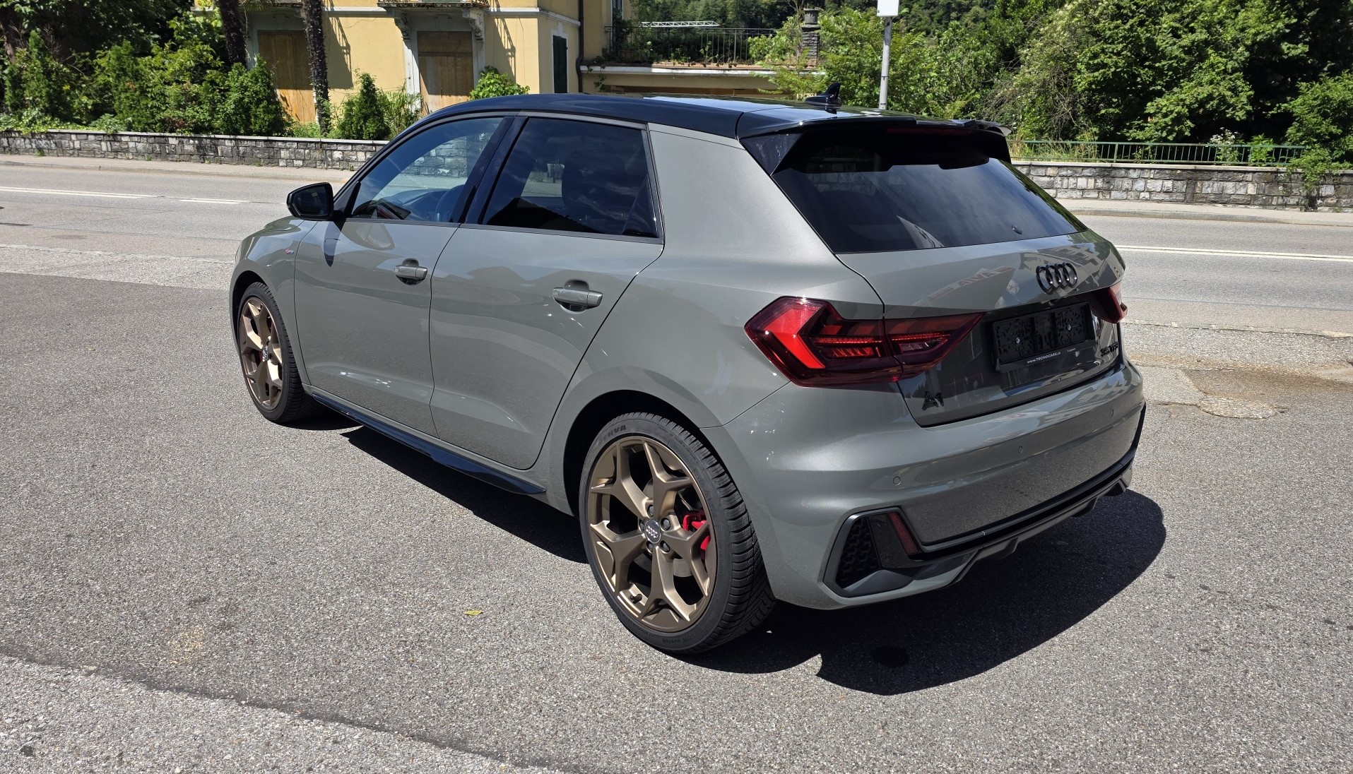 AUDI A1 Sportback 35 TFSI S Line S-tronic-image-4
