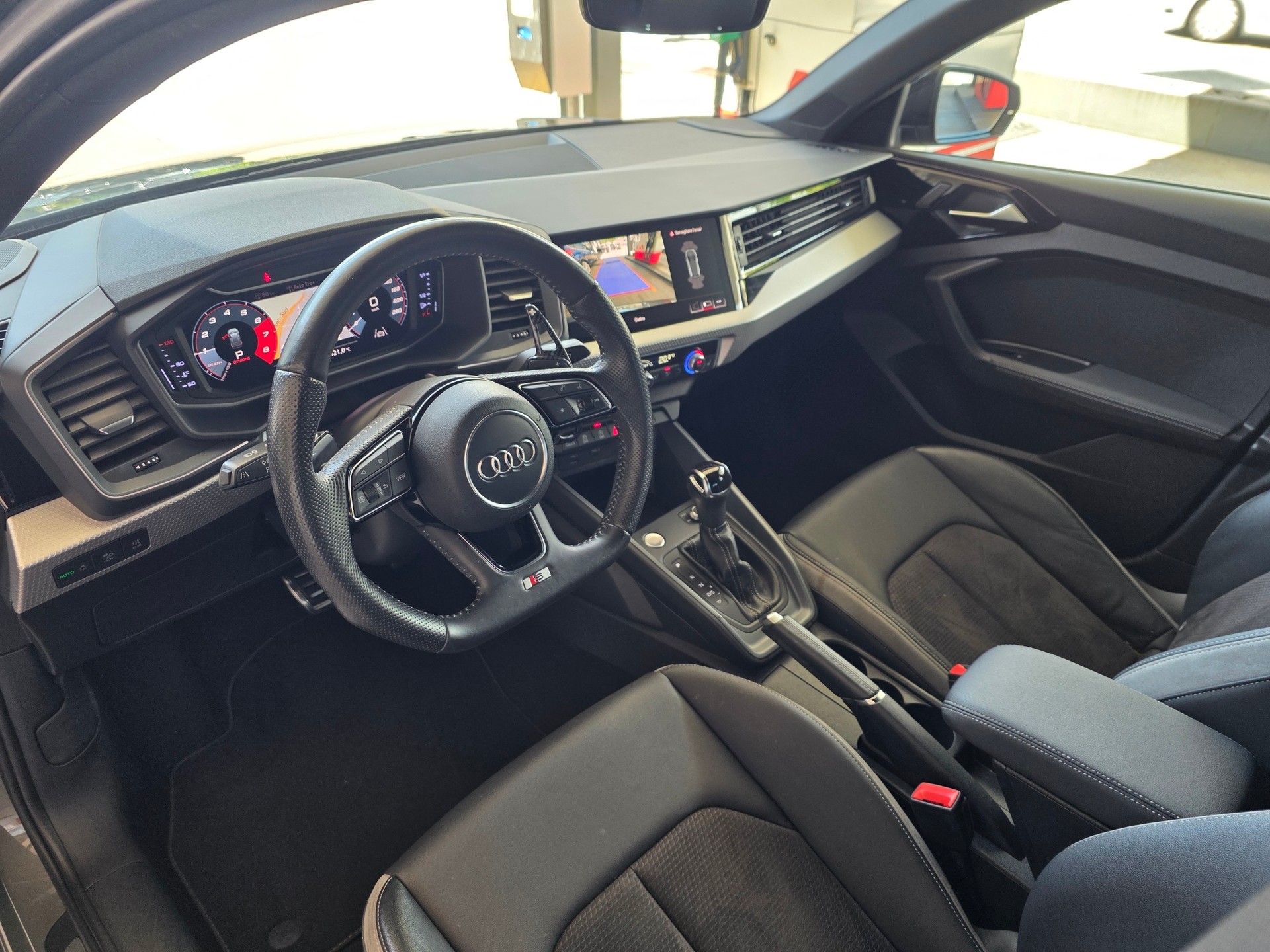 AUDI A1 Sportback 35 TFSI S Line S-tronic-image-13