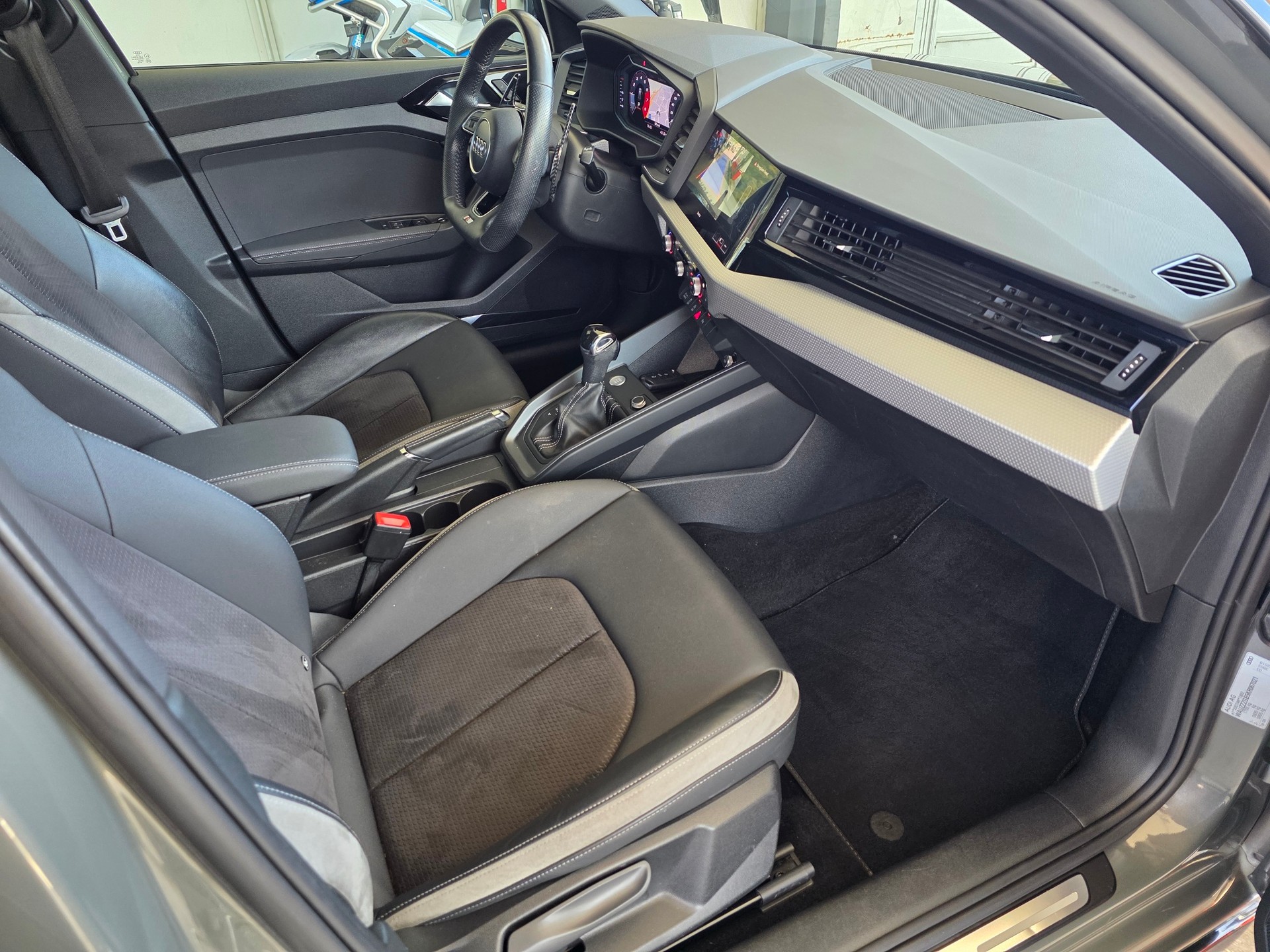 AUDI A1 Sportback 35 TFSI S Line S-tronic-image-17