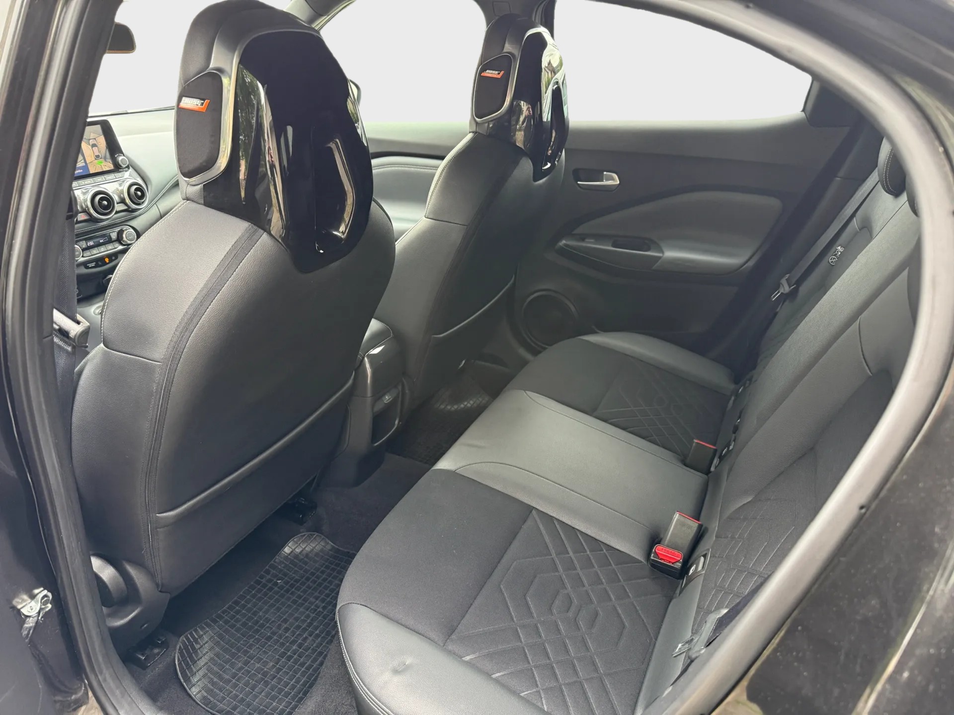 NISSAN Juke 1.0 DIG-T N-Connecta DCT-image-14