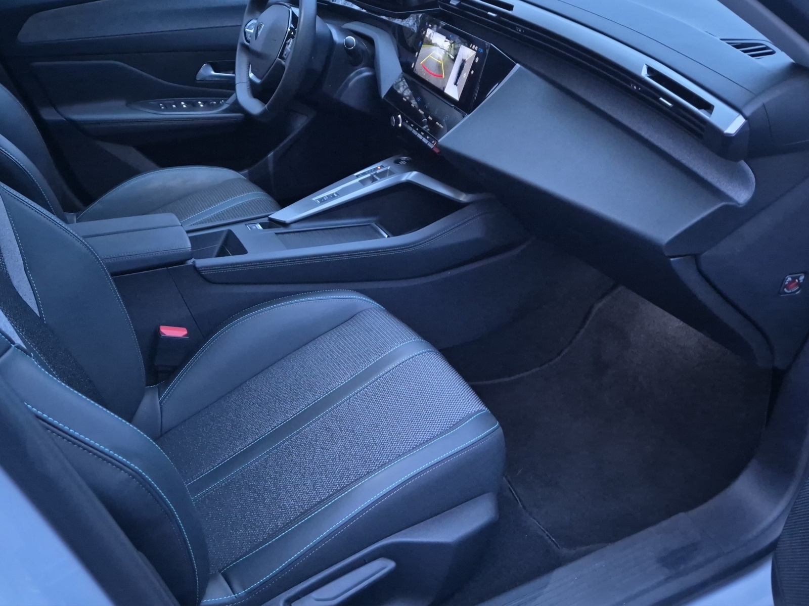 PEUGEOT 308 e SW Allure 54kWh-image-16