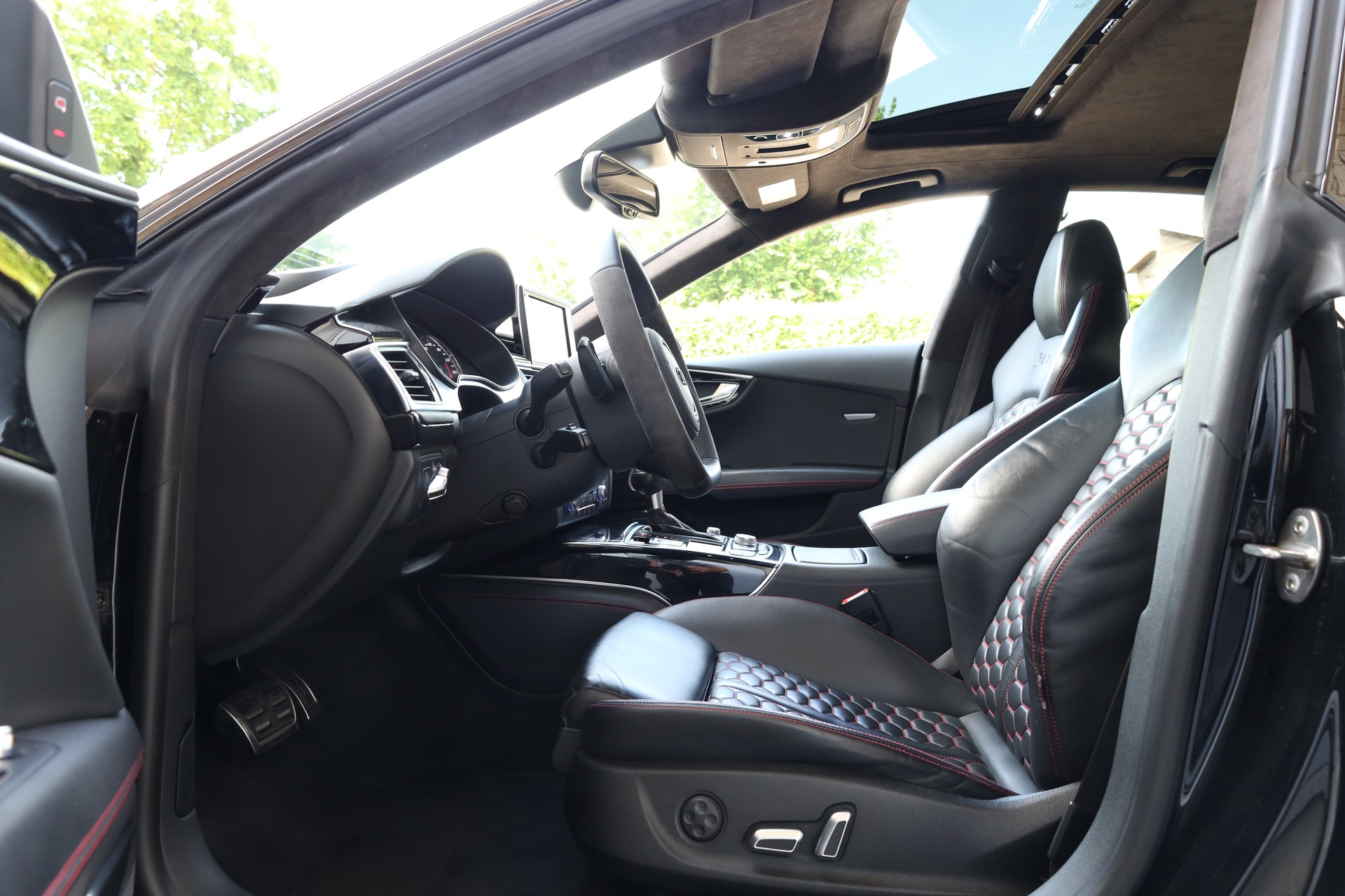 AUDI RS7 Sportback 4.0 TFSI V8 performance quattro-image-8