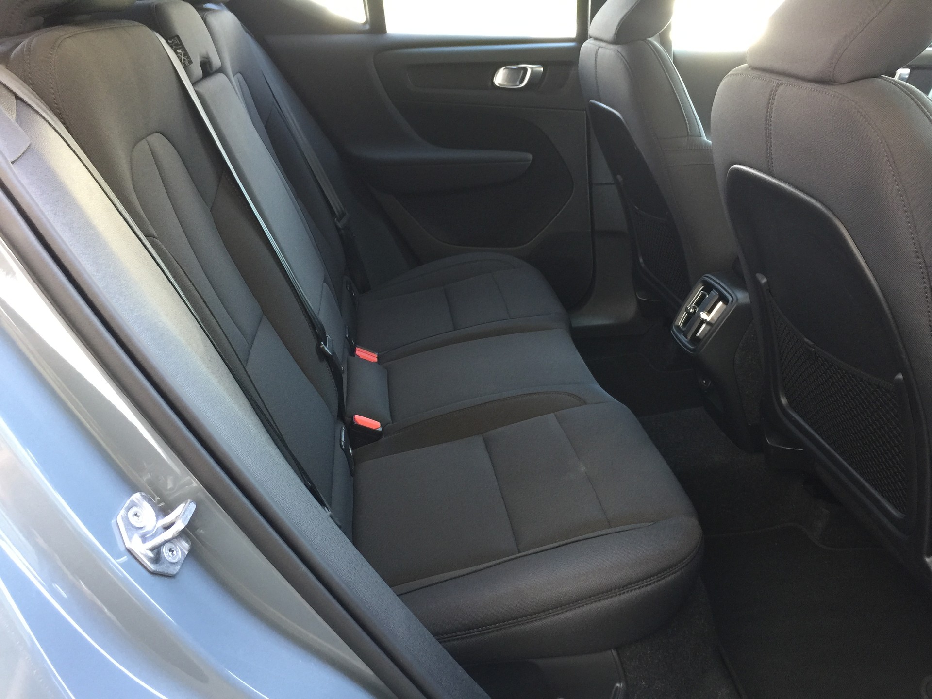 VOLVO XC40 T2 Momentum Geartronic-image-7