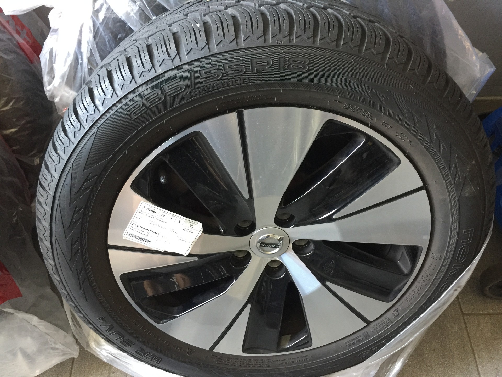 VOLVO XC40 T2 Momentum Geartronic-image-13