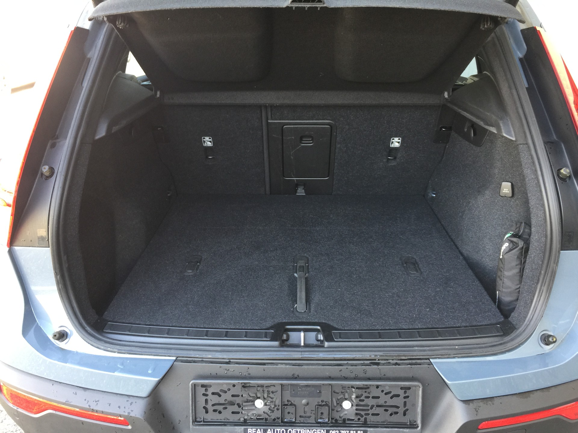 VOLVO XC40 T2 Momentum Geartronic-image-6