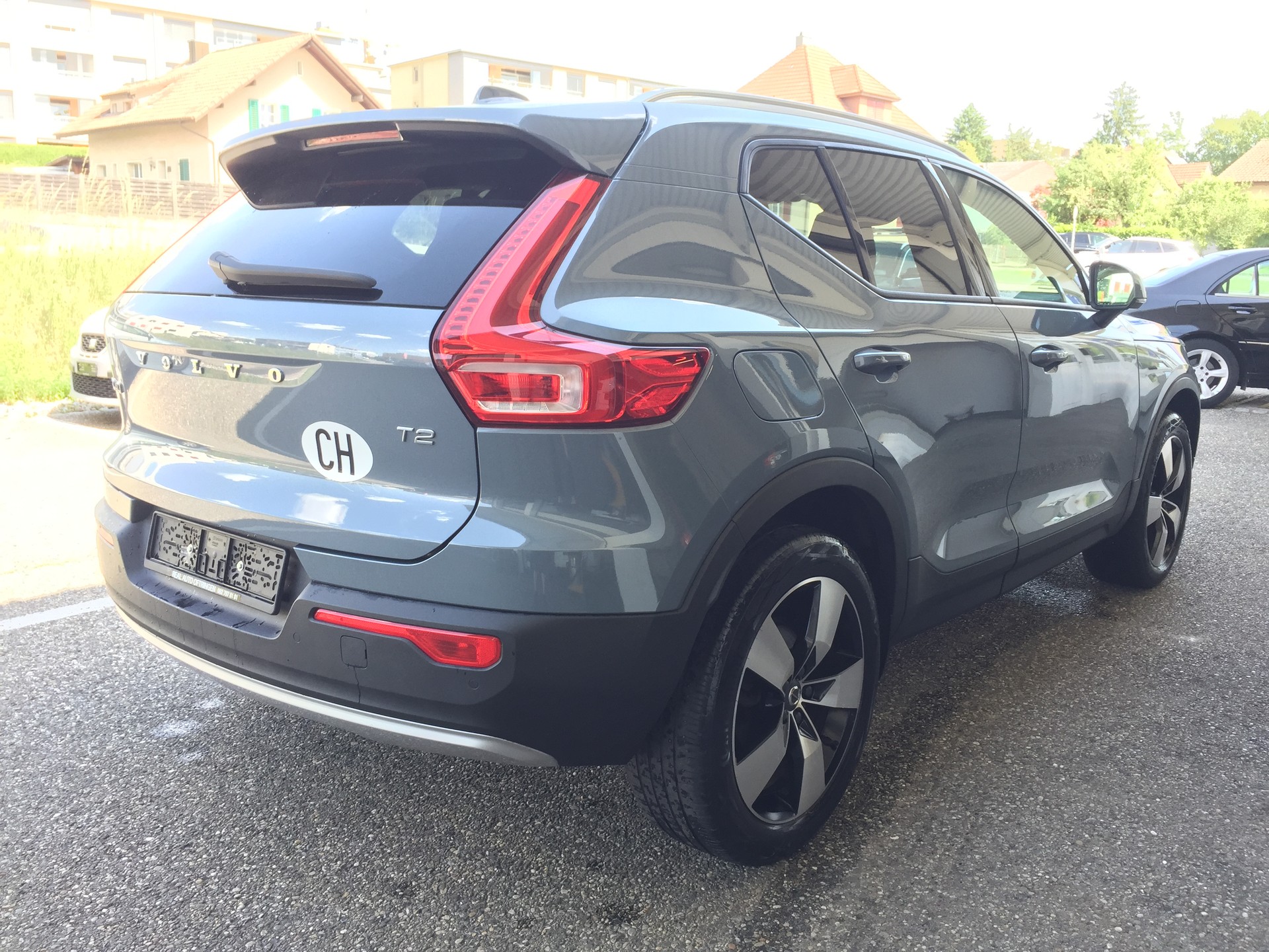 VOLVO XC40 T2 Momentum Geartronic-image-4