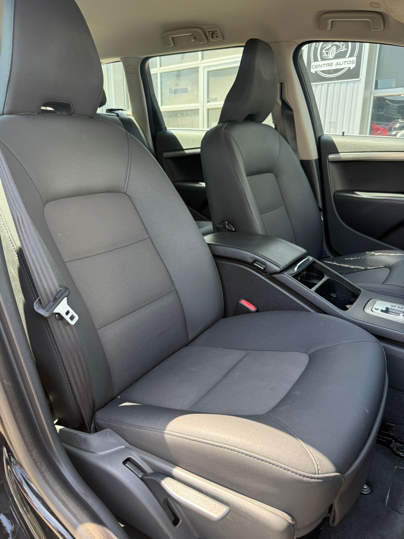 VOLVO V70 D3 Momentum Geartronic-image-6