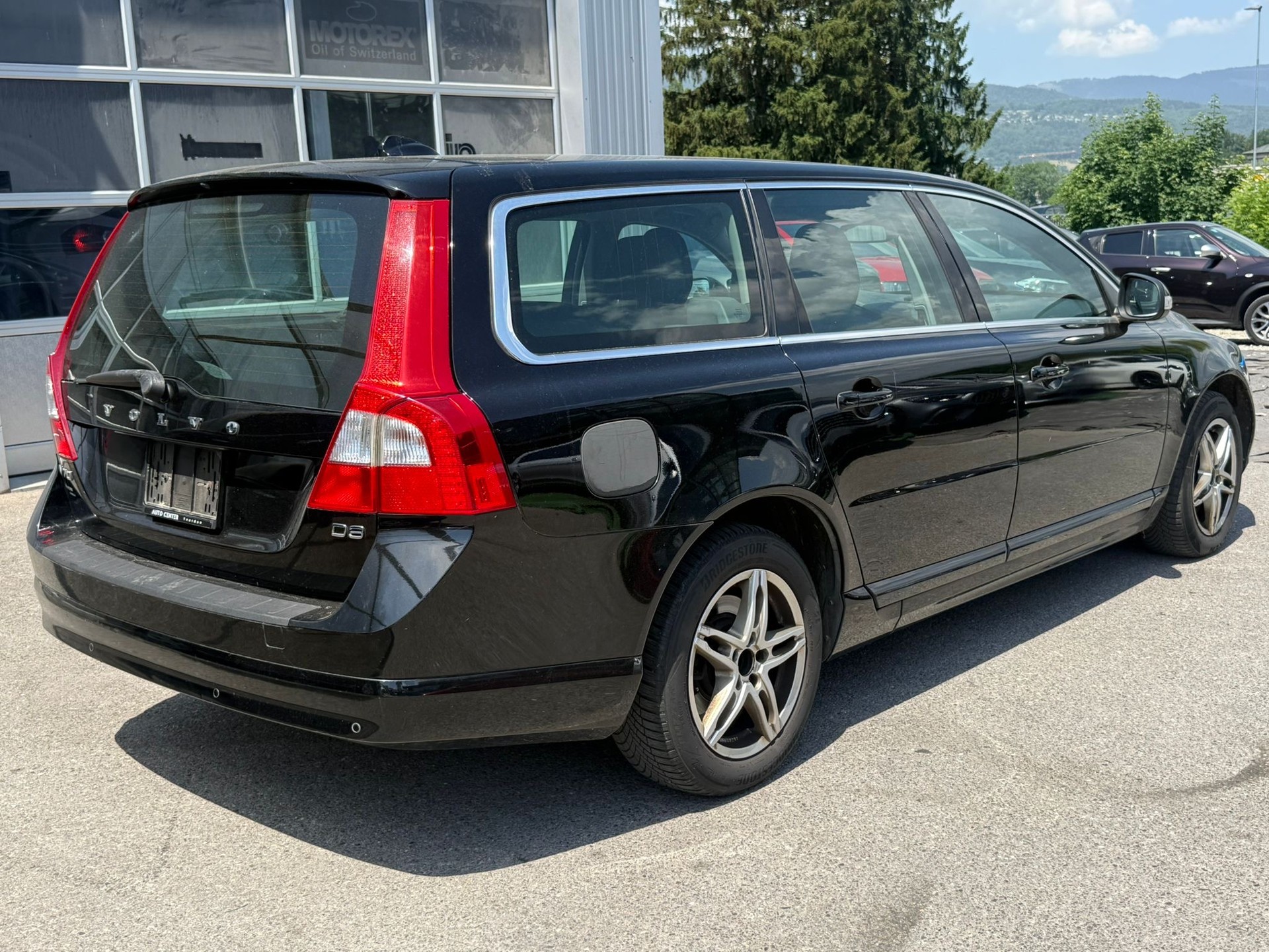 VOLVO V70 D3 Momentum Geartronic-image-4