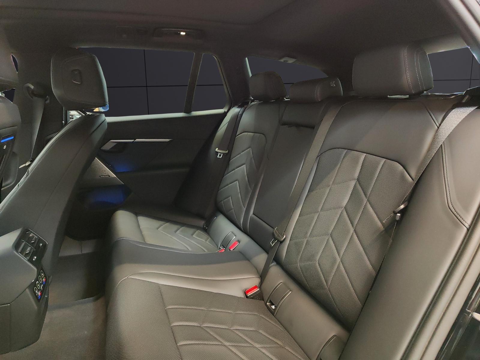 BMW 530e xDrive Touring Attraktiven Leasingzinssatz ab 0.9 % bei Abschluss einer BMW Fahrzeugversicherung.-image-17