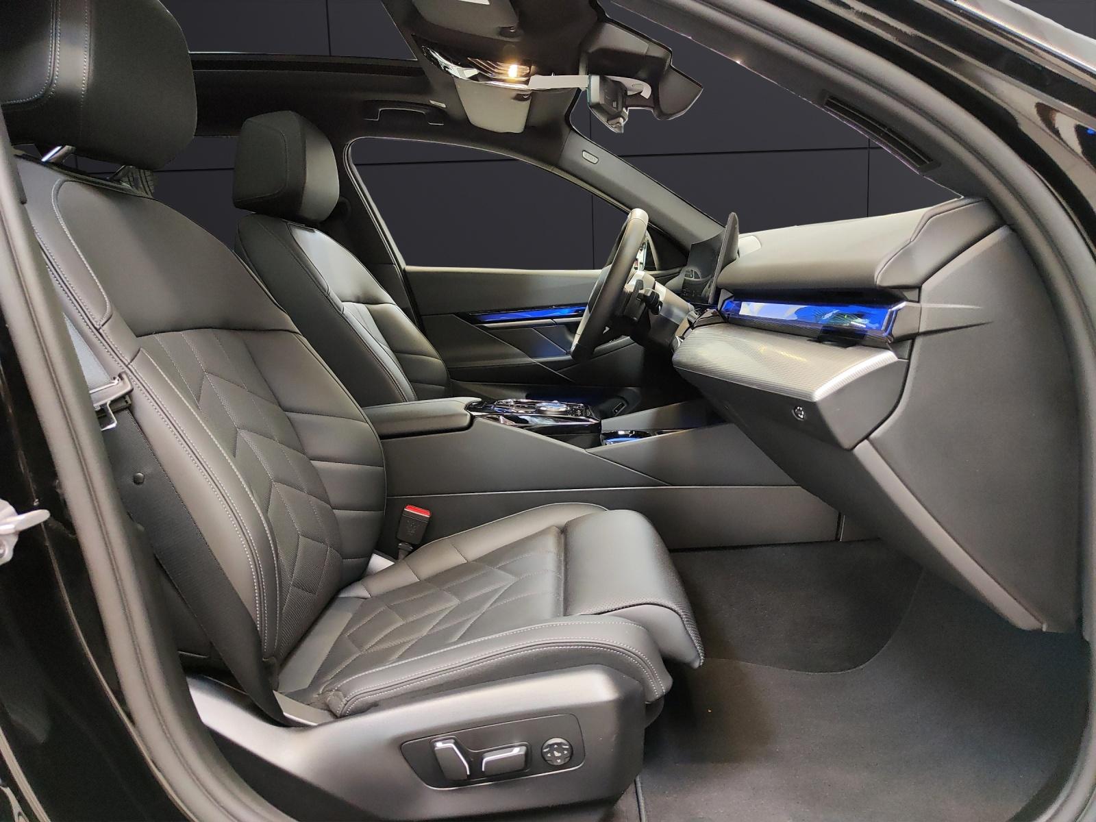 BMW 530e xDrive Touring Attraktiven Leasingzinssatz ab 0.9 % bei Abschluss einer BMW Fahrzeugversicherung.-image-19
