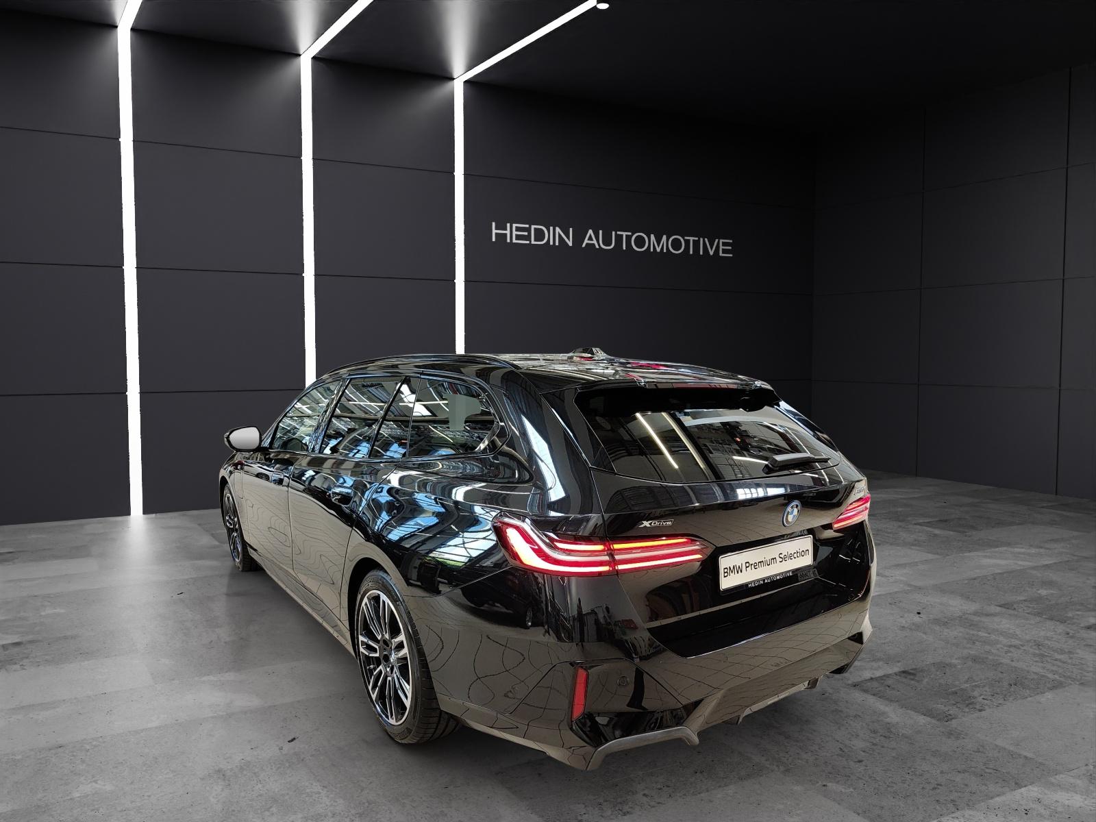 BMW 530e xDrive Touring Attraktiven Leasingzinssatz ab 0.9 % bei Abschluss einer BMW Fahrzeugversicherung.-showroom-element-3