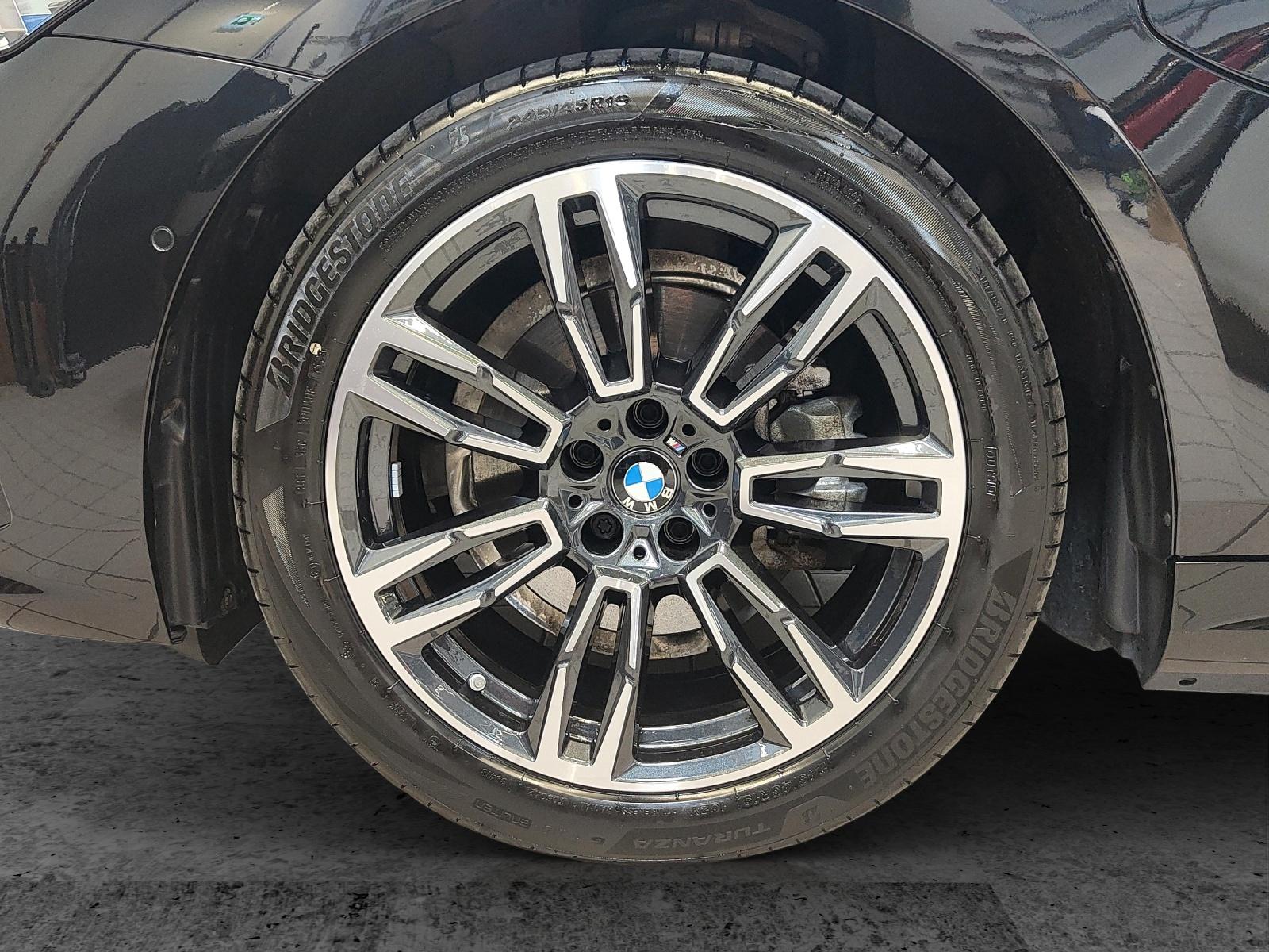 BMW 530e xDrive Touring Attraktiven Leasingzinssatz ab 0.9 % bei Abschluss einer BMW Fahrzeugversicherung.-image-8