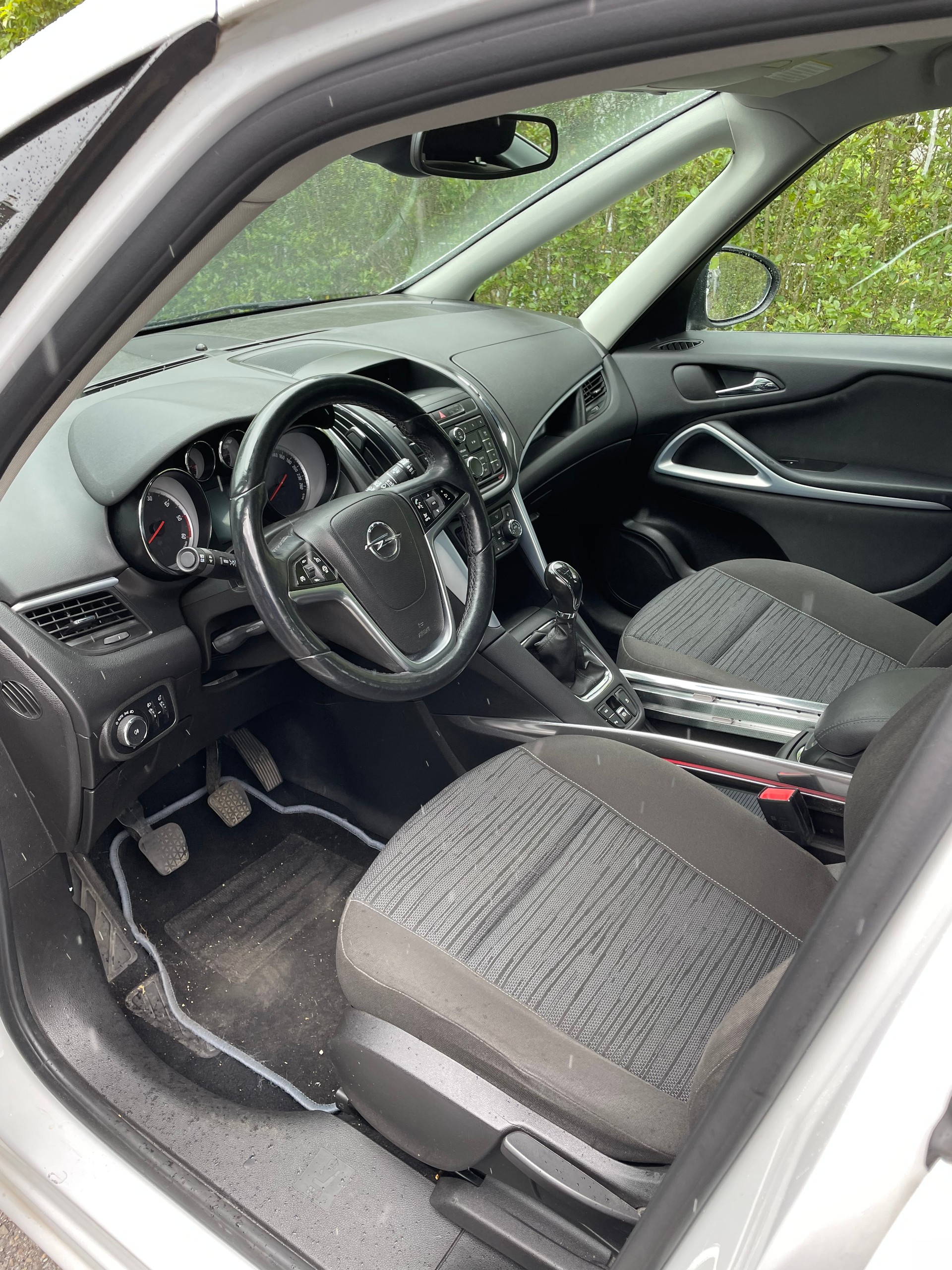 OPEL Zafira Tourer 1.6 CDTi Business Line-image-5