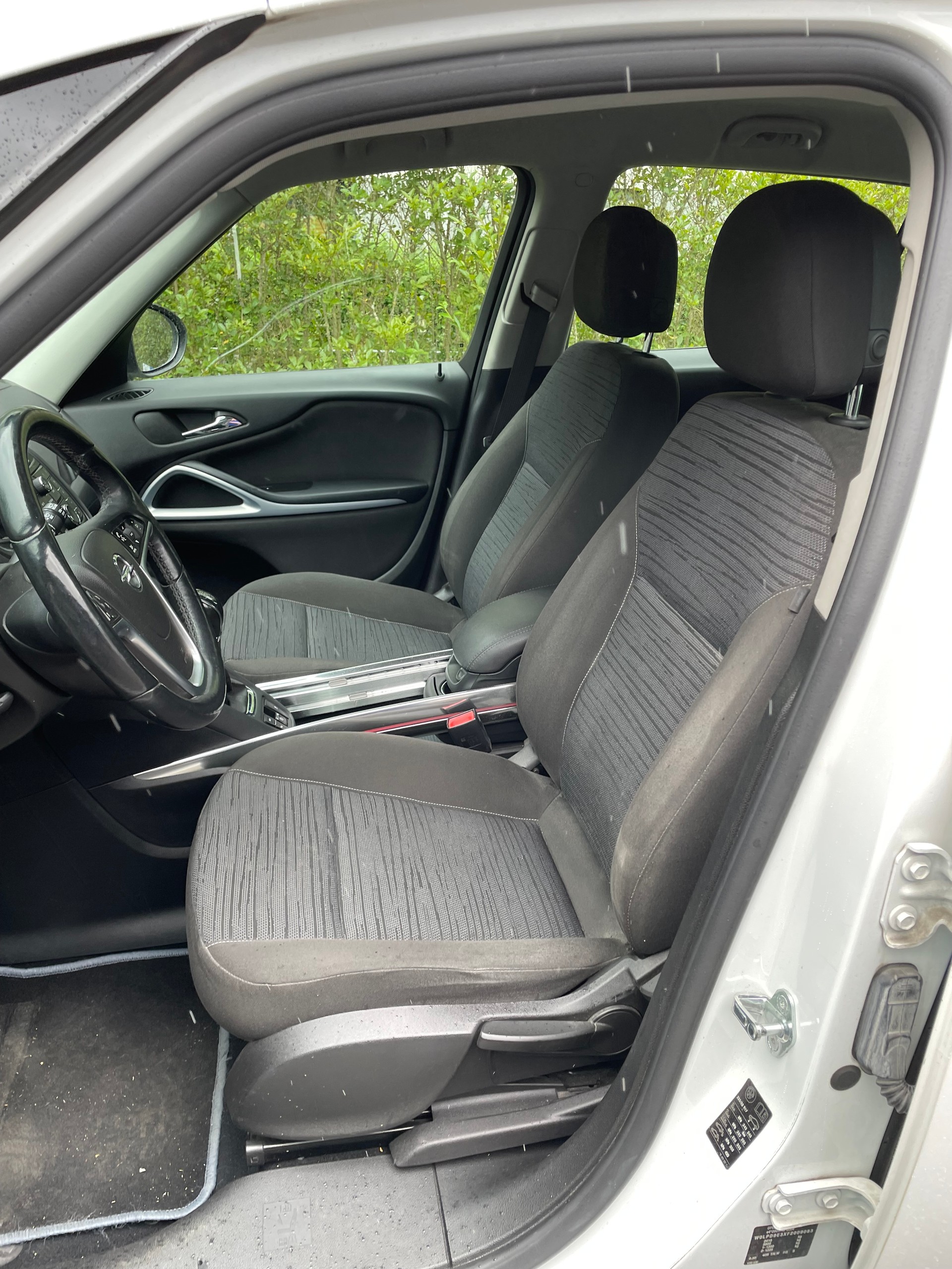 OPEL Zafira Tourer 1.6 CDTi Business Line-image-6