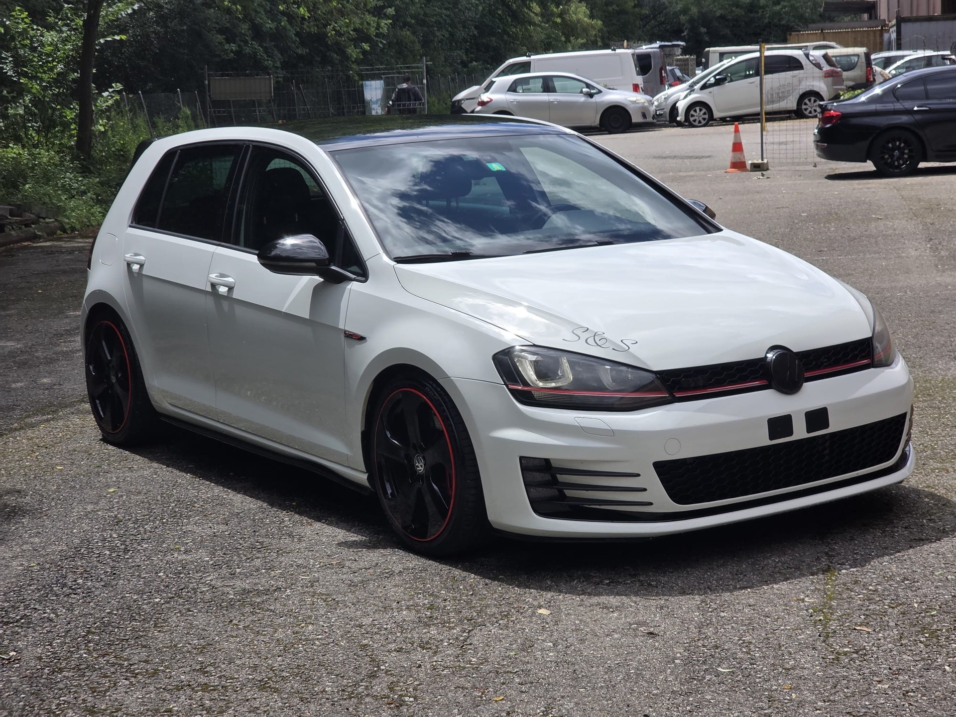VW Golf 2.0 TSI GTI Performance DSG-image-2