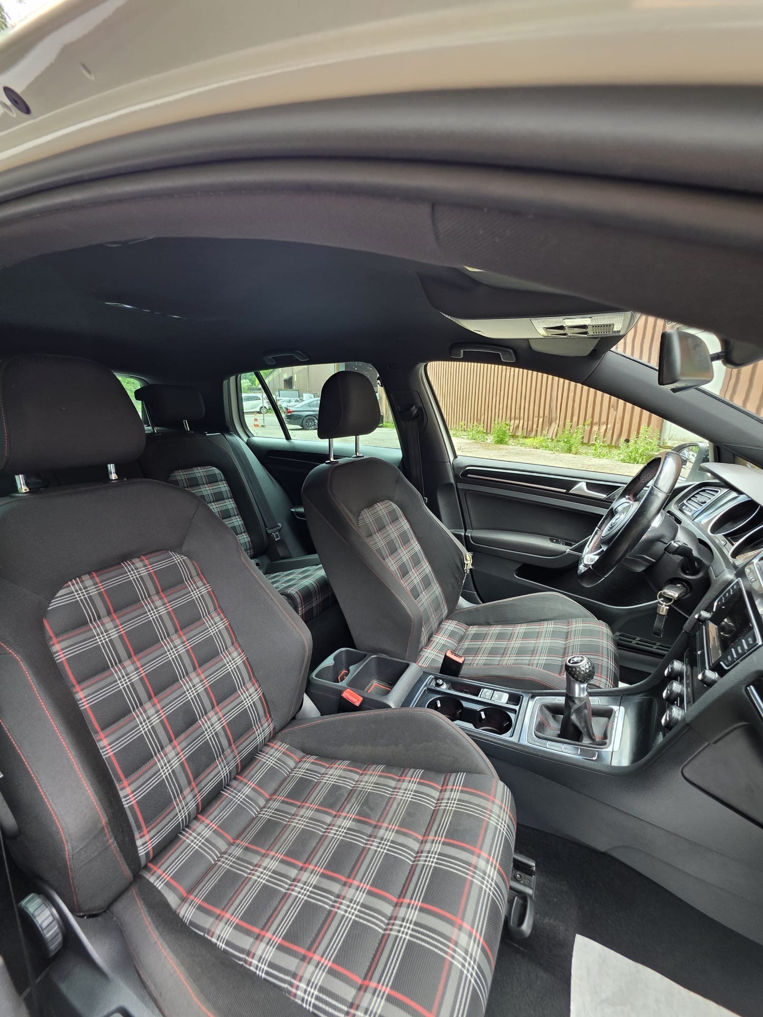 VW Golf 2.0 TSI GTI Performance DSG-image-11