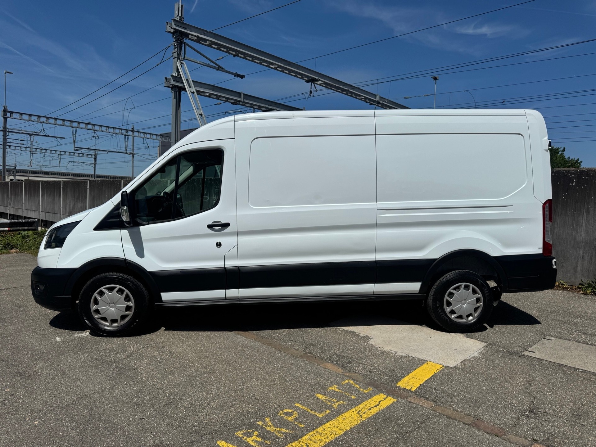 FORD Transit Van 350 L3 Trend 2.0 TDCi 130 FWD A-showroom-element-1