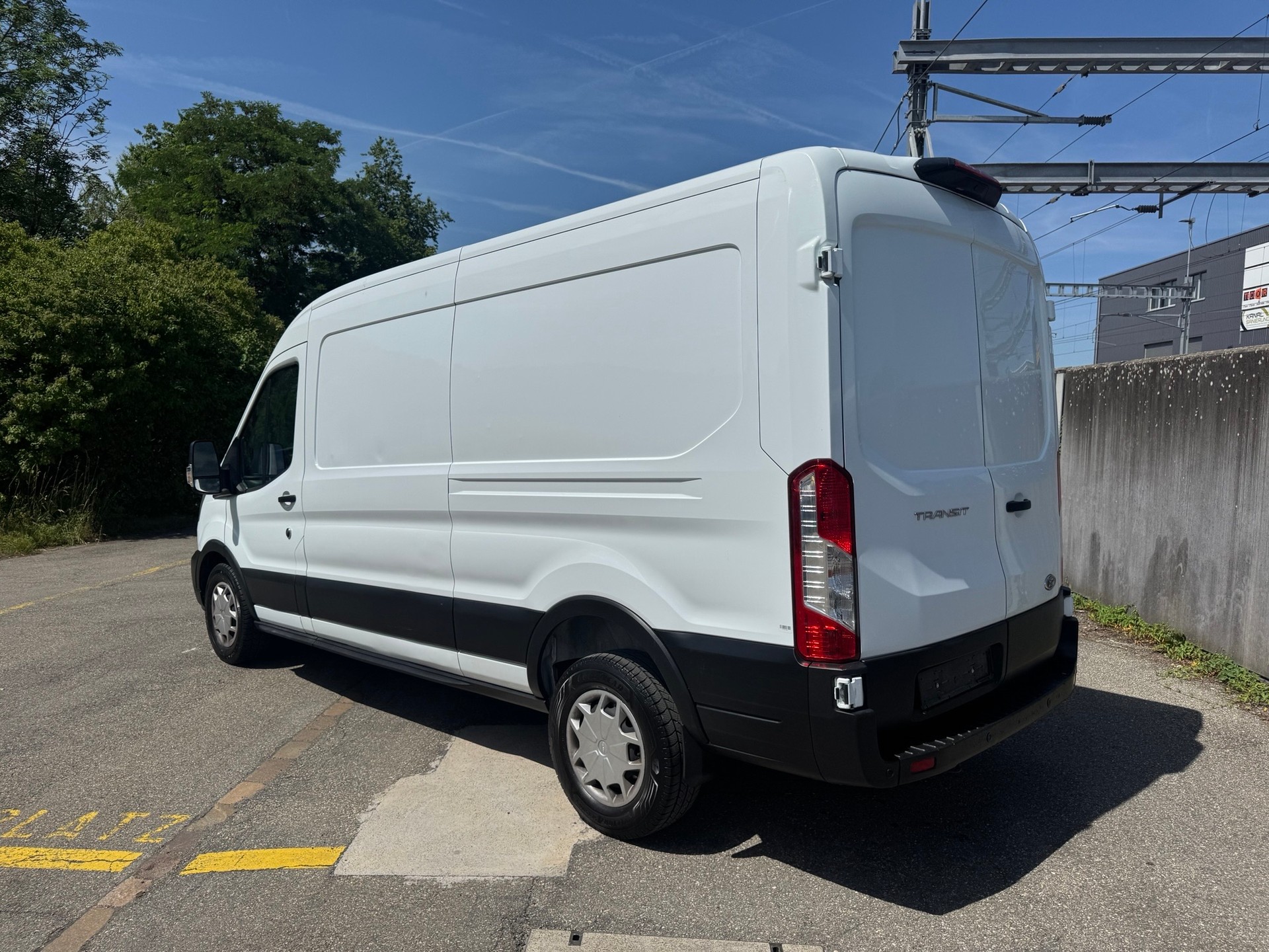 FORD Transit Van 350 L3 Trend 2.0 TDCi 130 FWD A-showroom-element-2