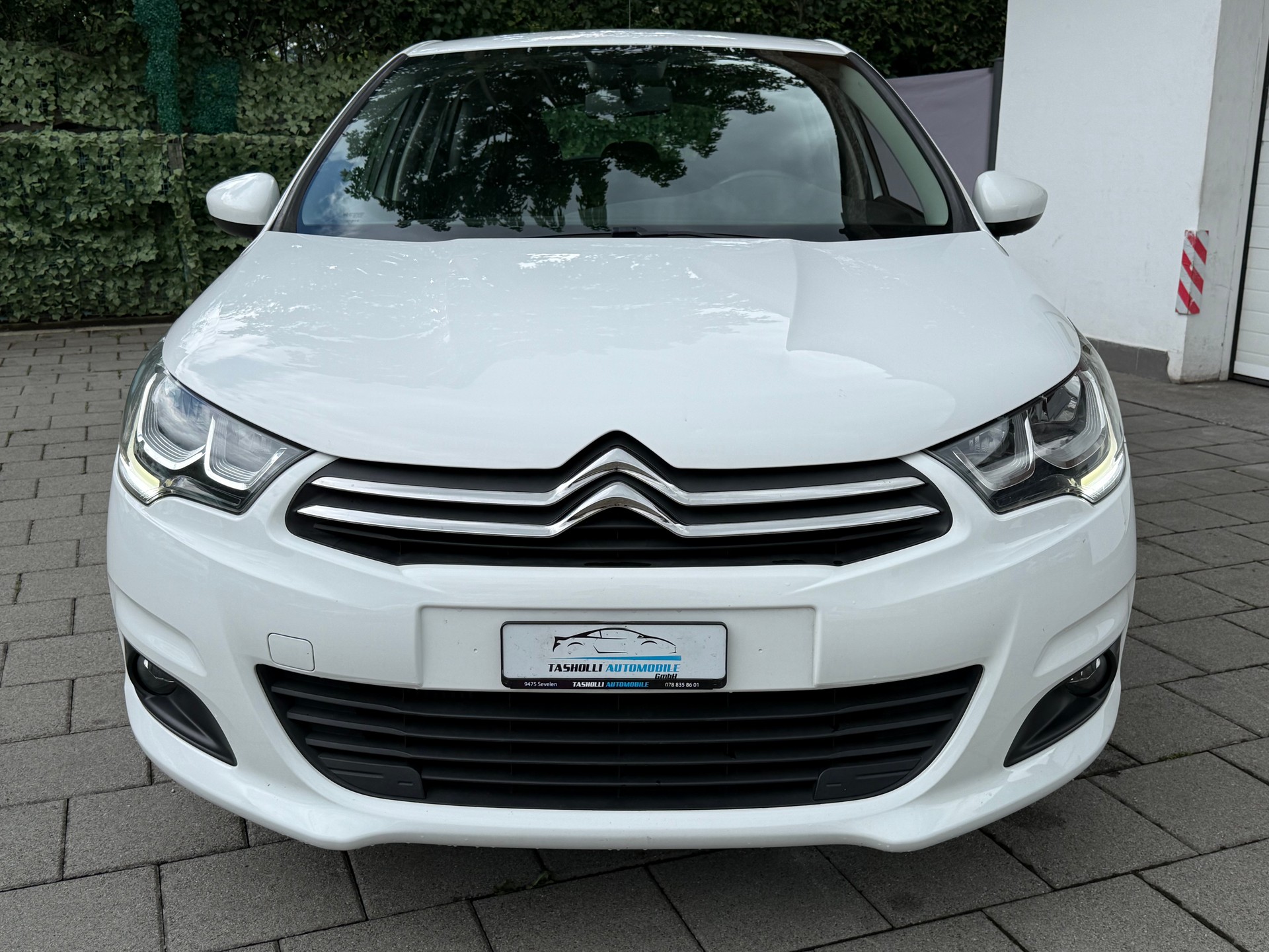 CITROEN C4 1.2 Pure Tech Feel-image-1