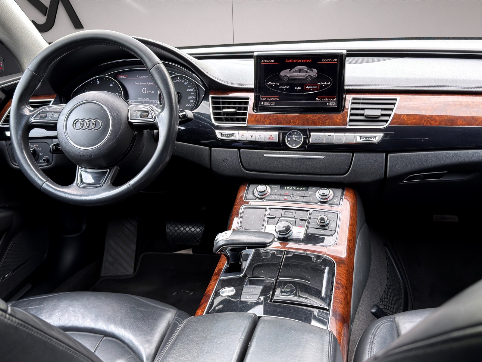 AUDI A8 3.0 TDI quattro tiptronic-image-9