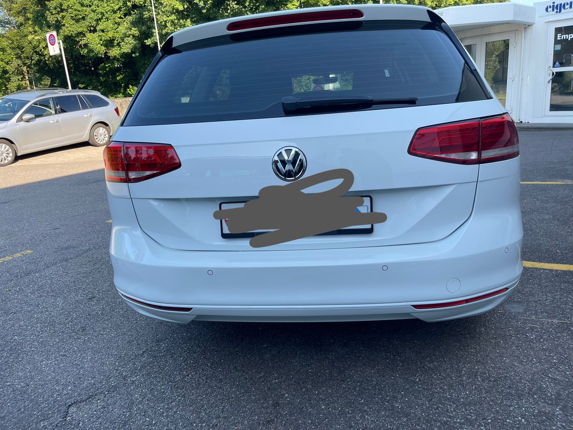 VW Passat Variant 2.0 TDI BMT Trendline DSG-image-6