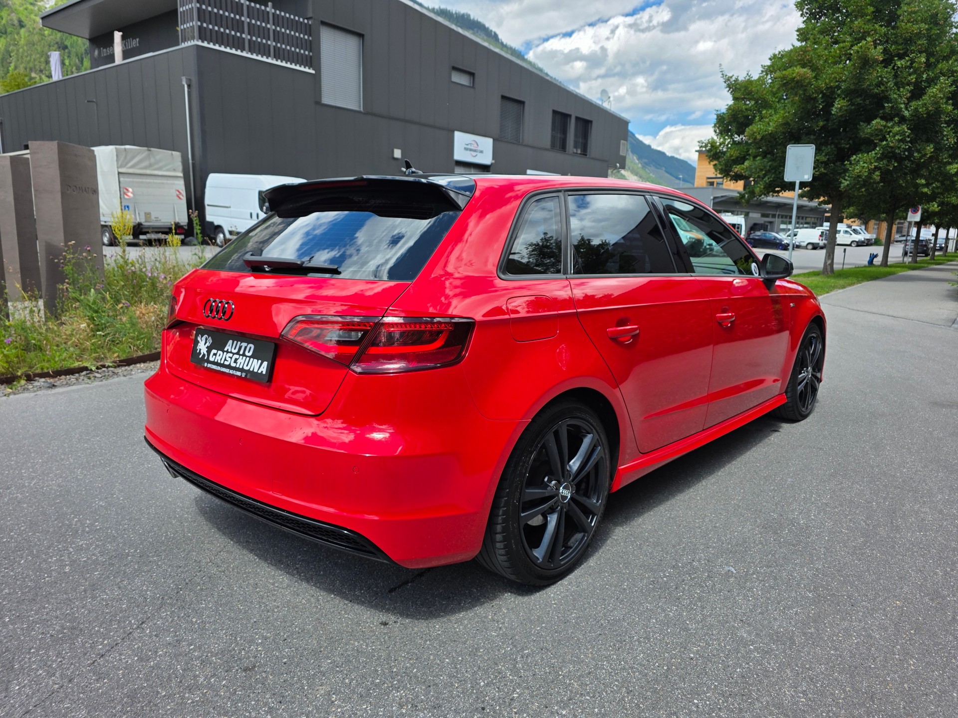 AUDI A3 Sportback 2.0 TDI Attraction quattro S-tronic-image-4