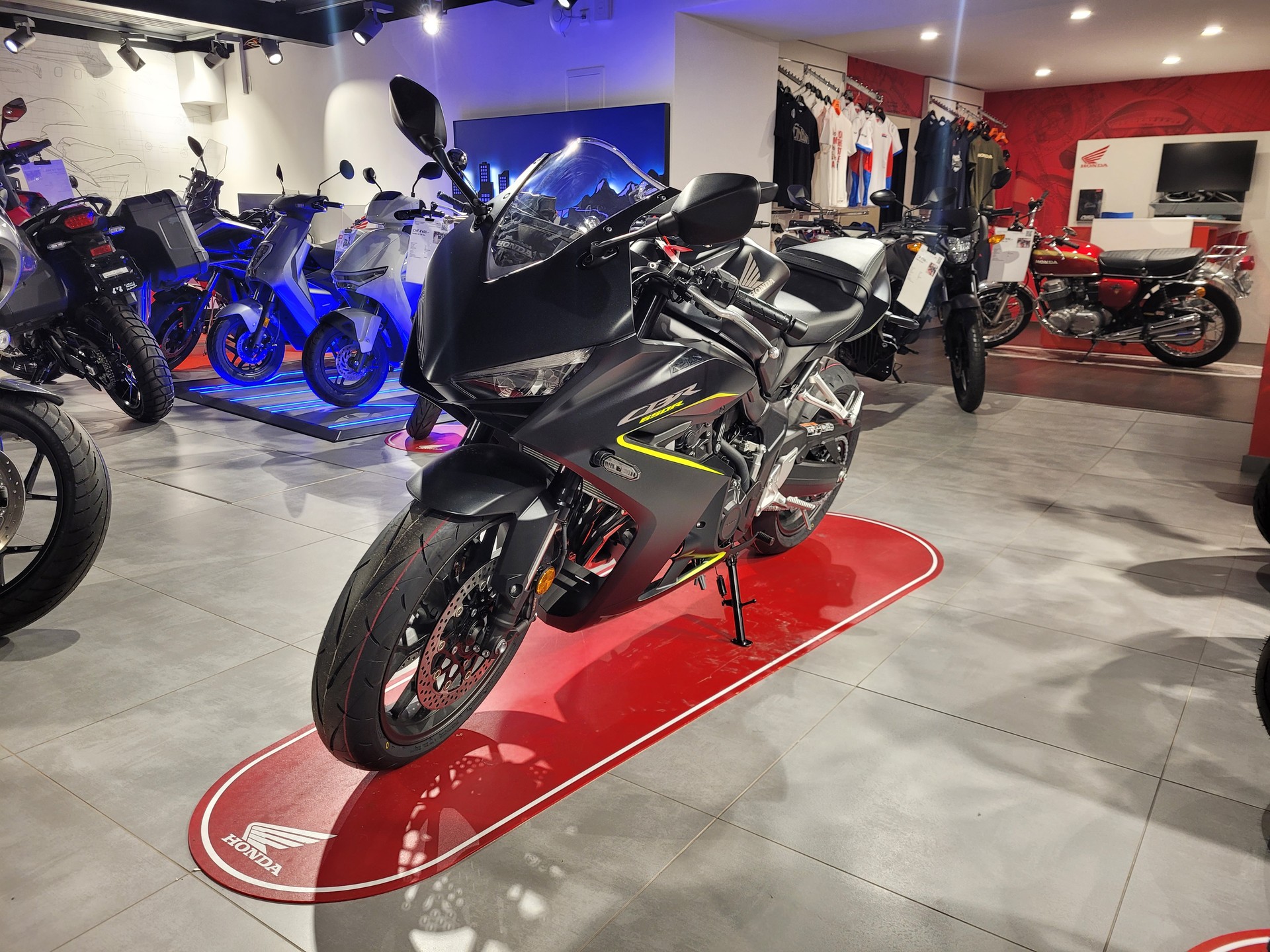 HONDA CBR 650 R E-Clutch (35kW)-image-4