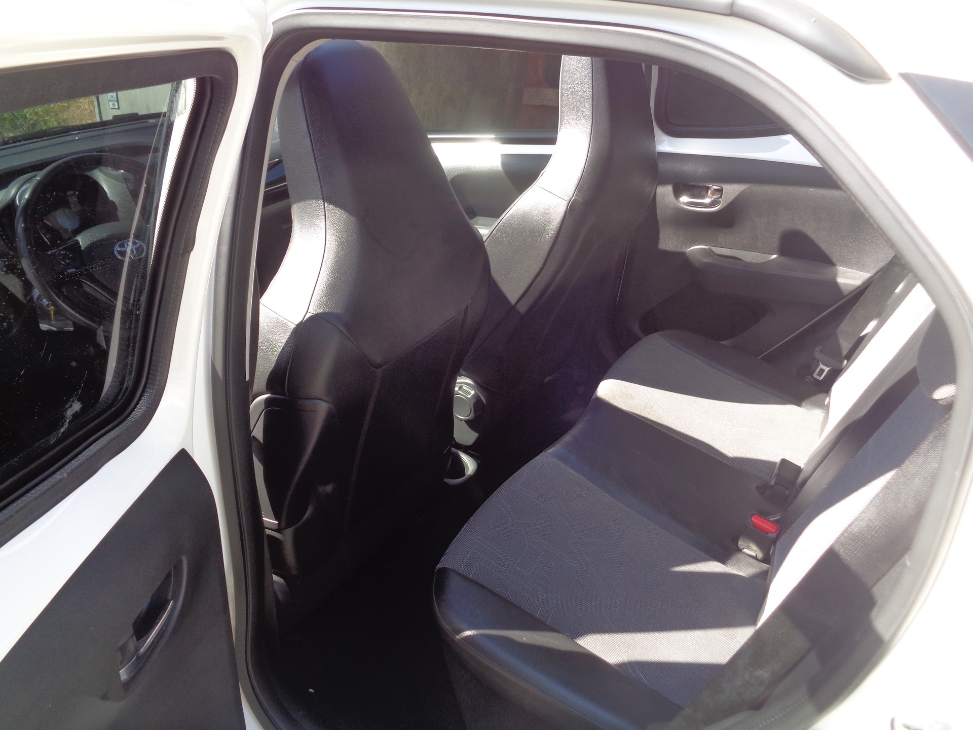 TOYOTA Aygo 1.0 VVT-i Limited White-image-8